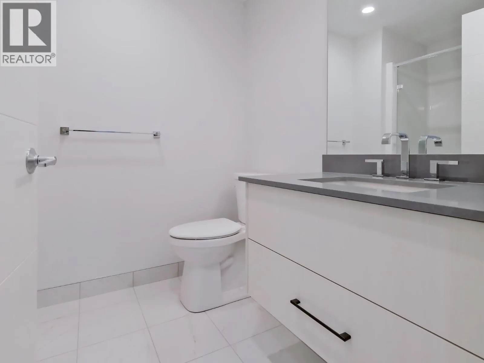 13417 Lakeshore Drive S Unit# 201