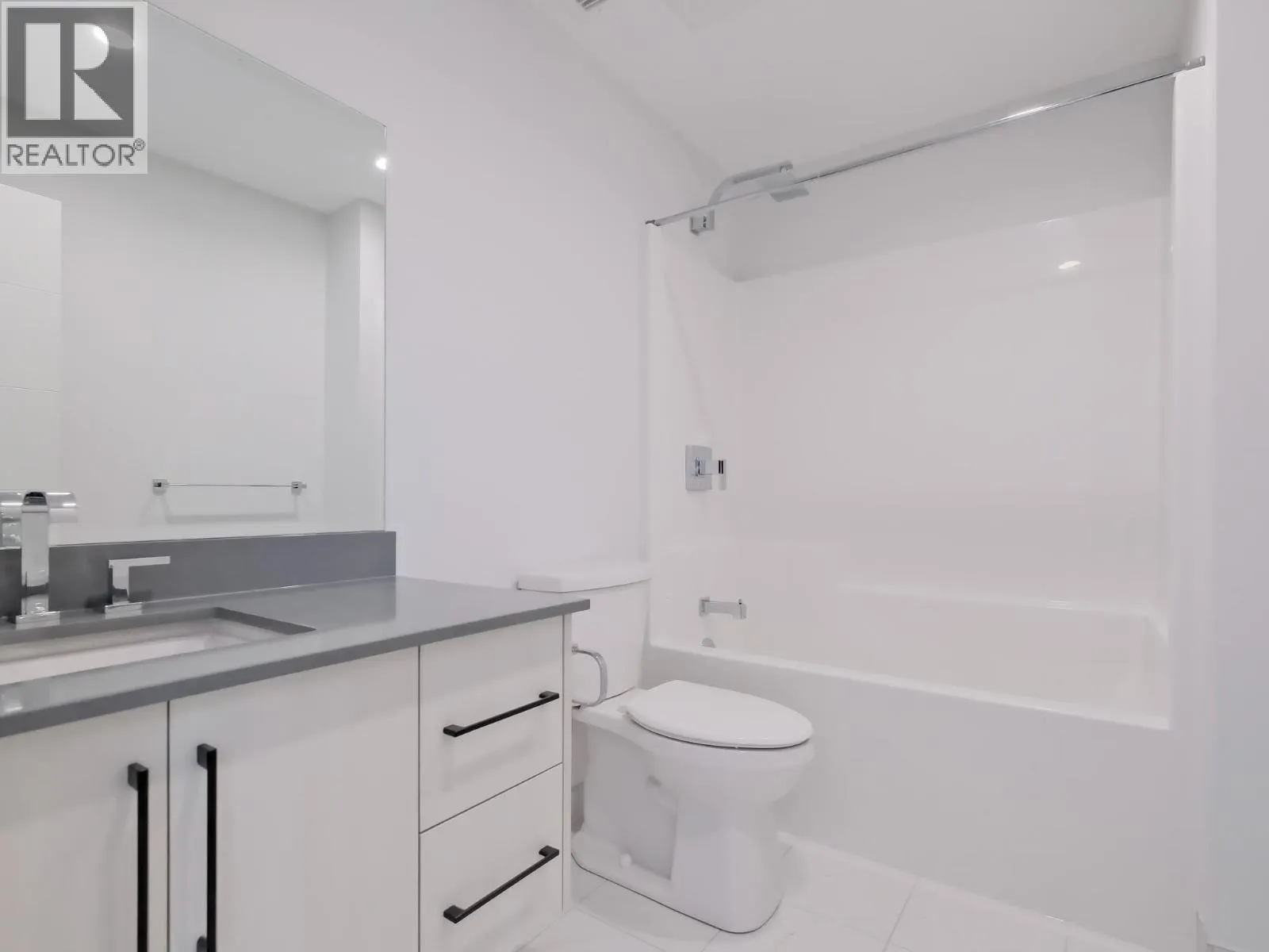 13417 Lakeshore Drive S Unit# 201