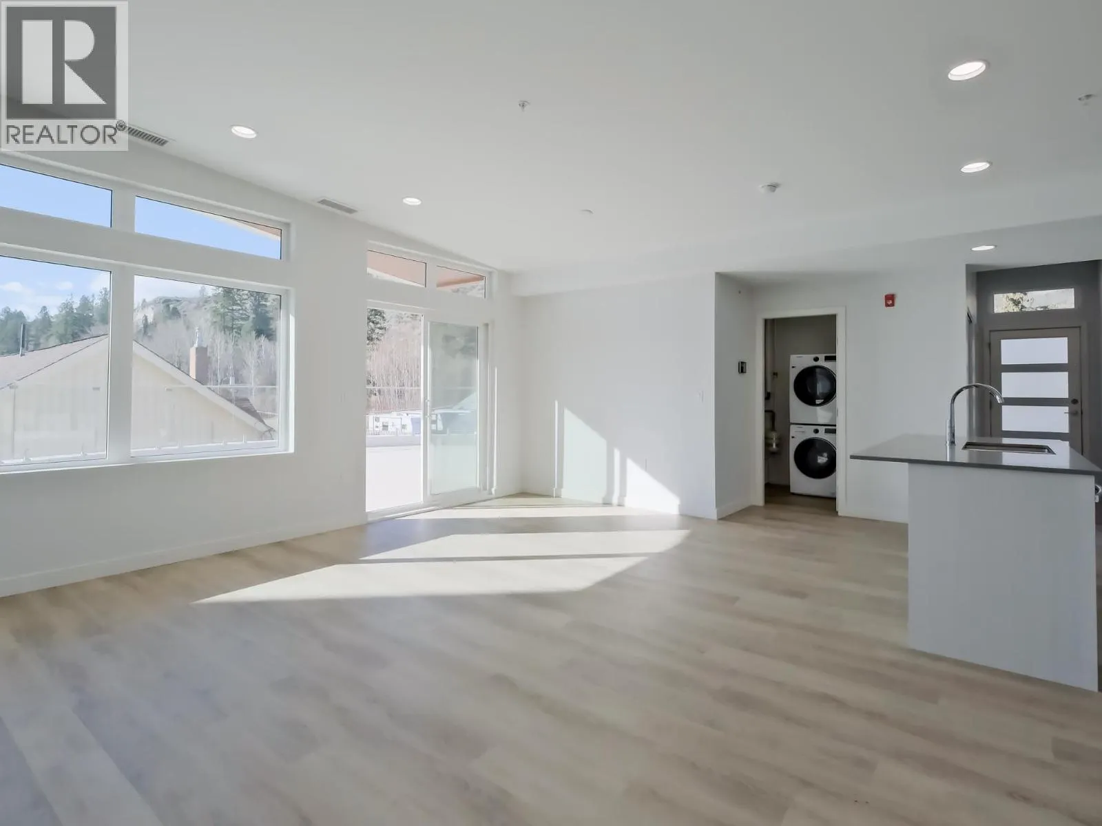 13417 Lakeshore Drive S Unit# 201