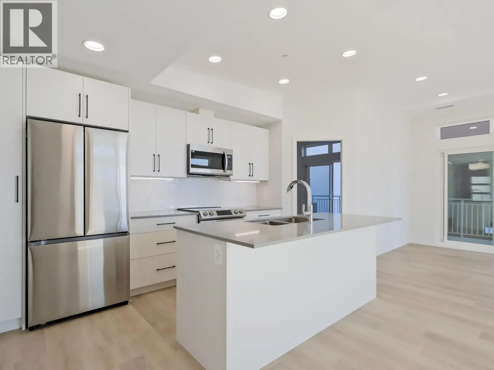 13417 Lakeshore Drive S Unit# 201