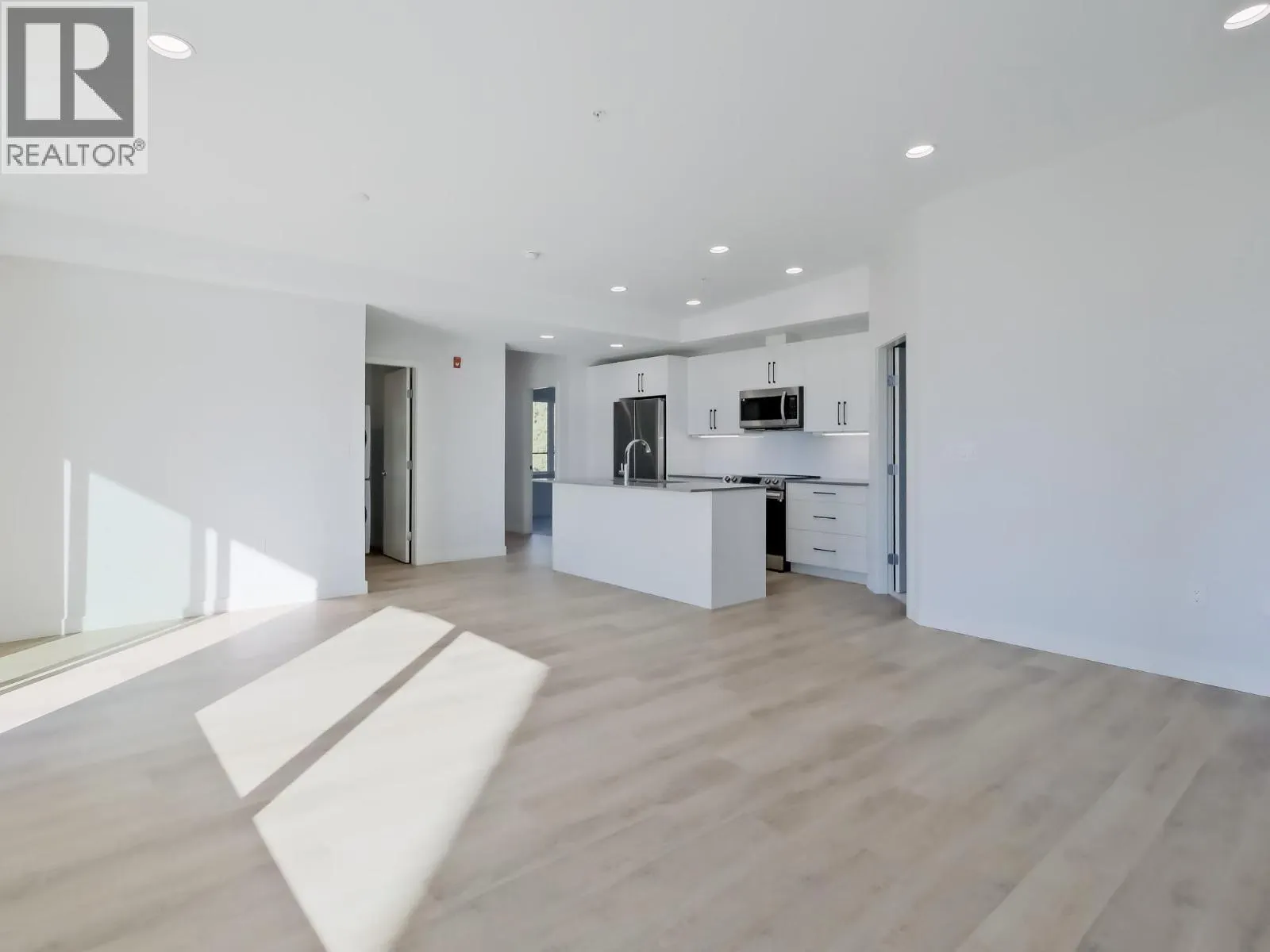 13417 Lakeshore Drive S Unit# 201