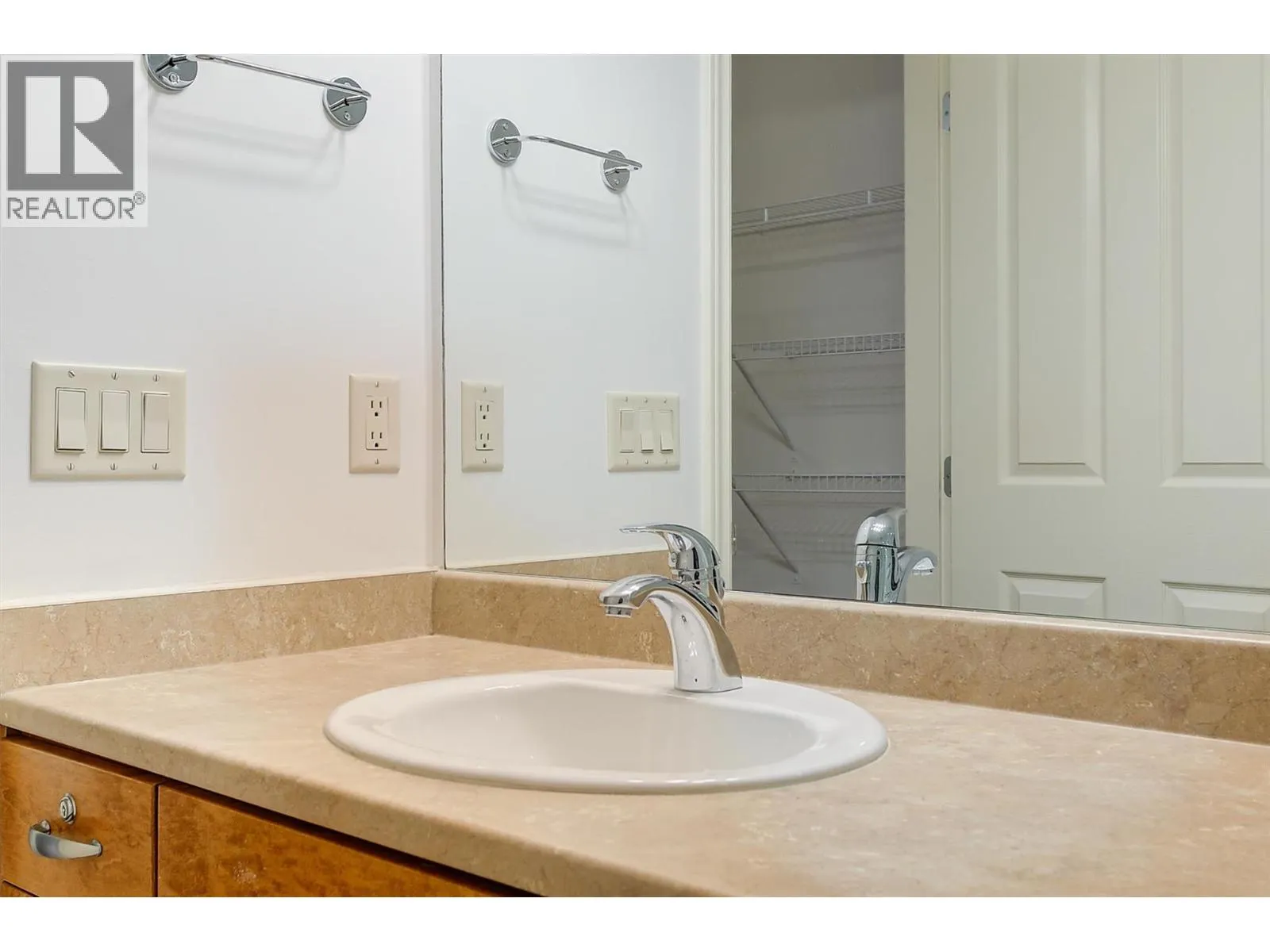 3843 BROWN Road Unit# 2109