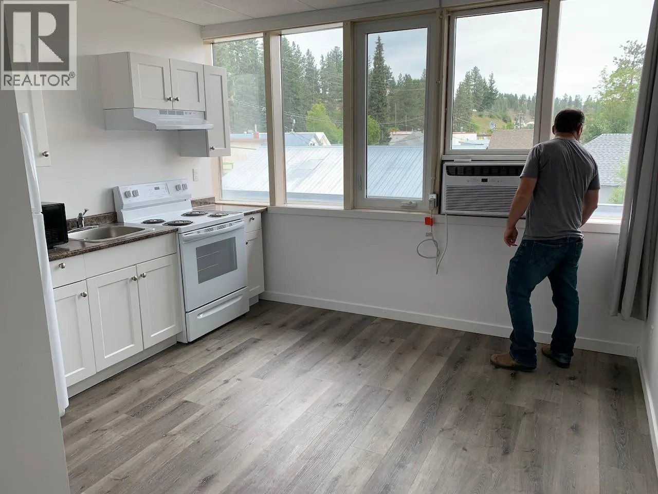 219 Vermillion Avenue