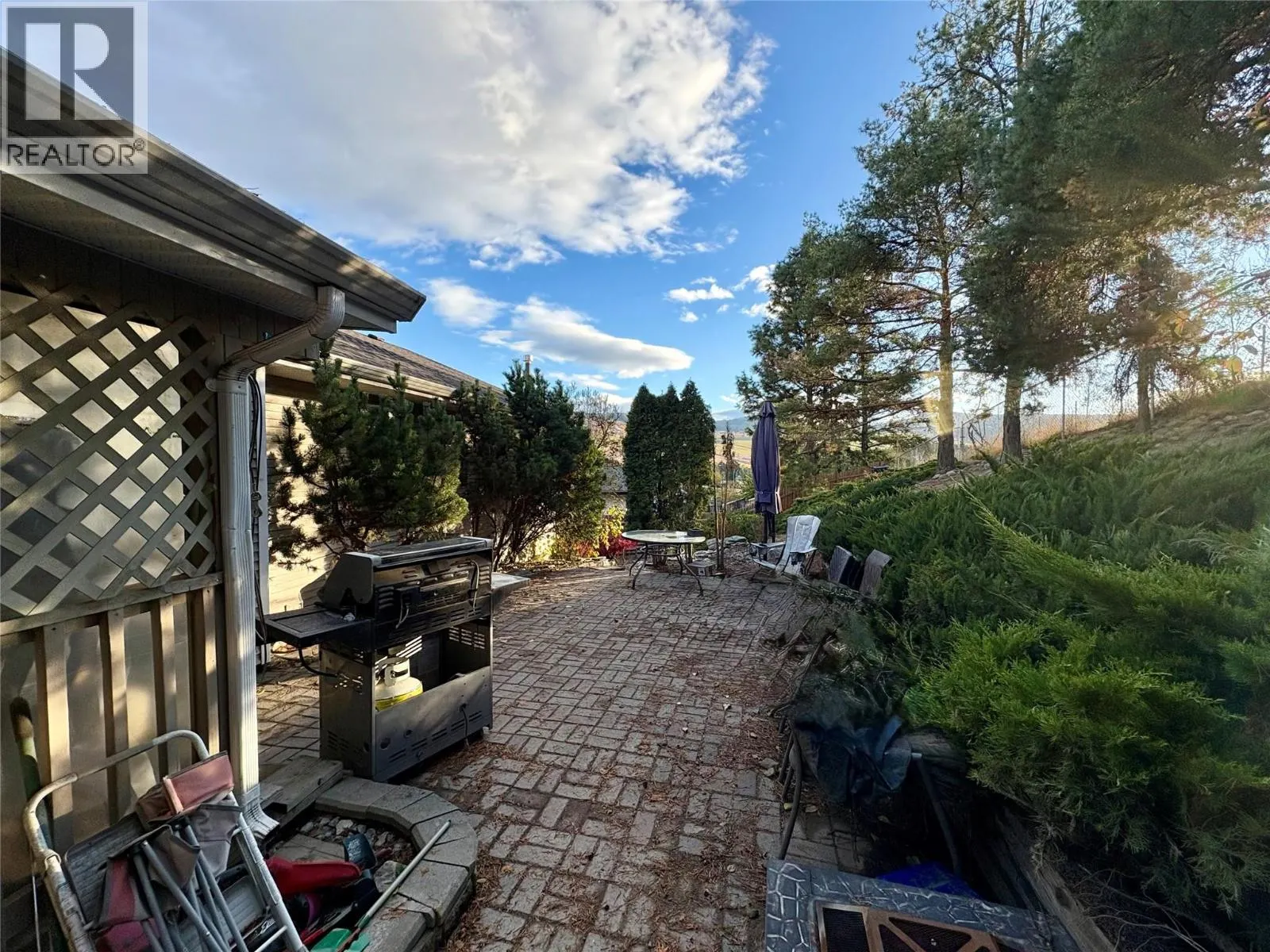 5620 Allenby Crescent