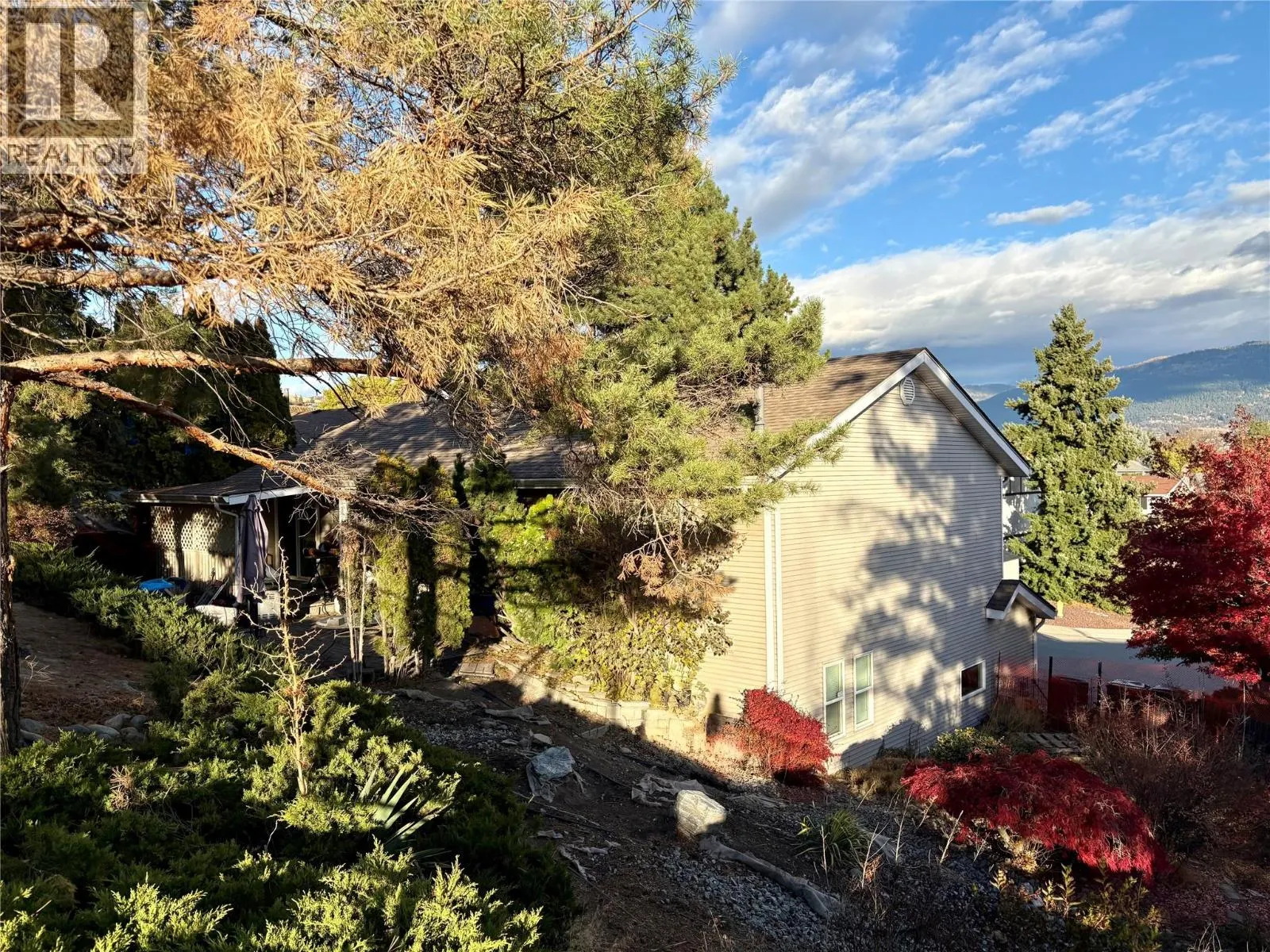 5620 Allenby Crescent