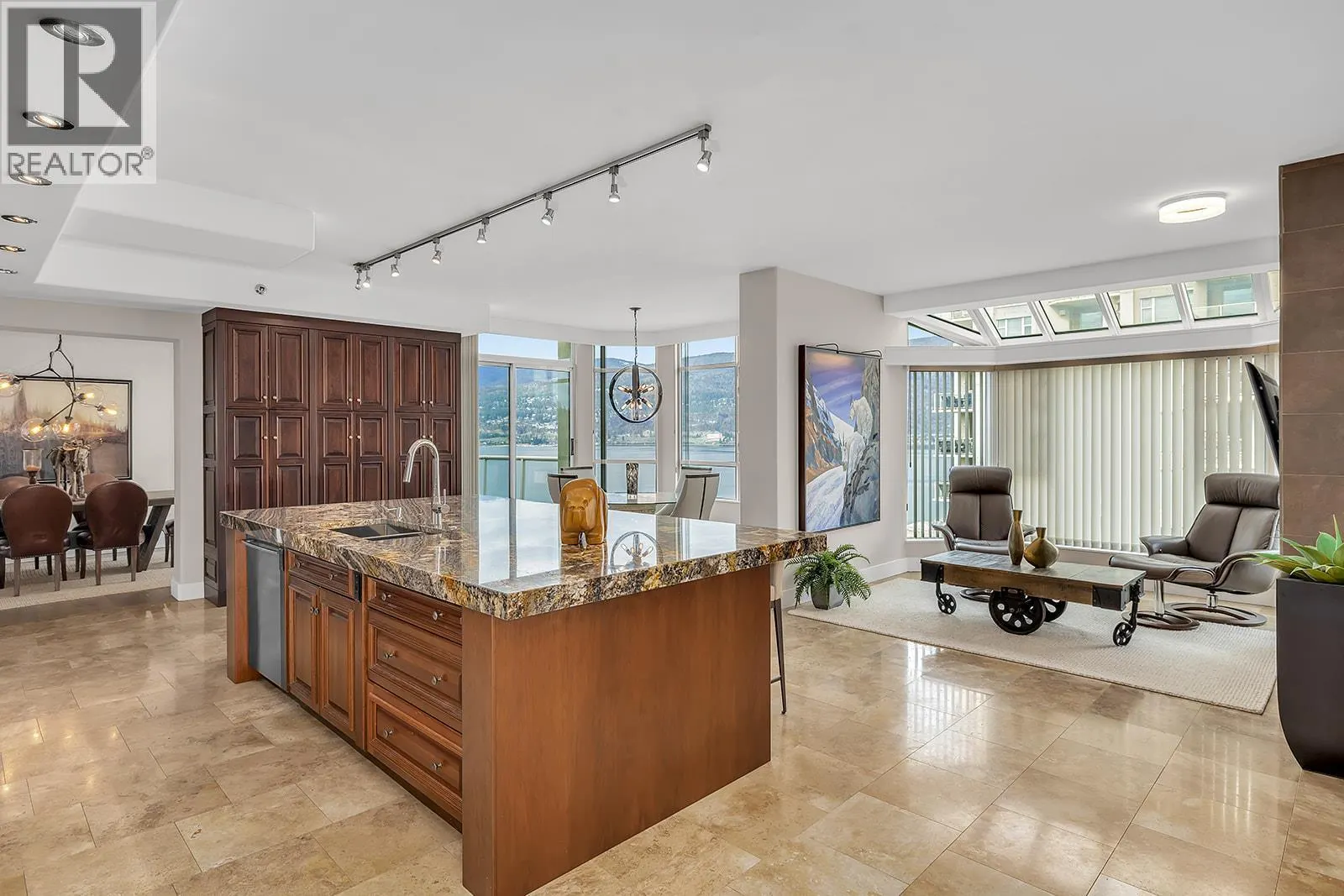 1152 Sunset Drive Unit# 1702