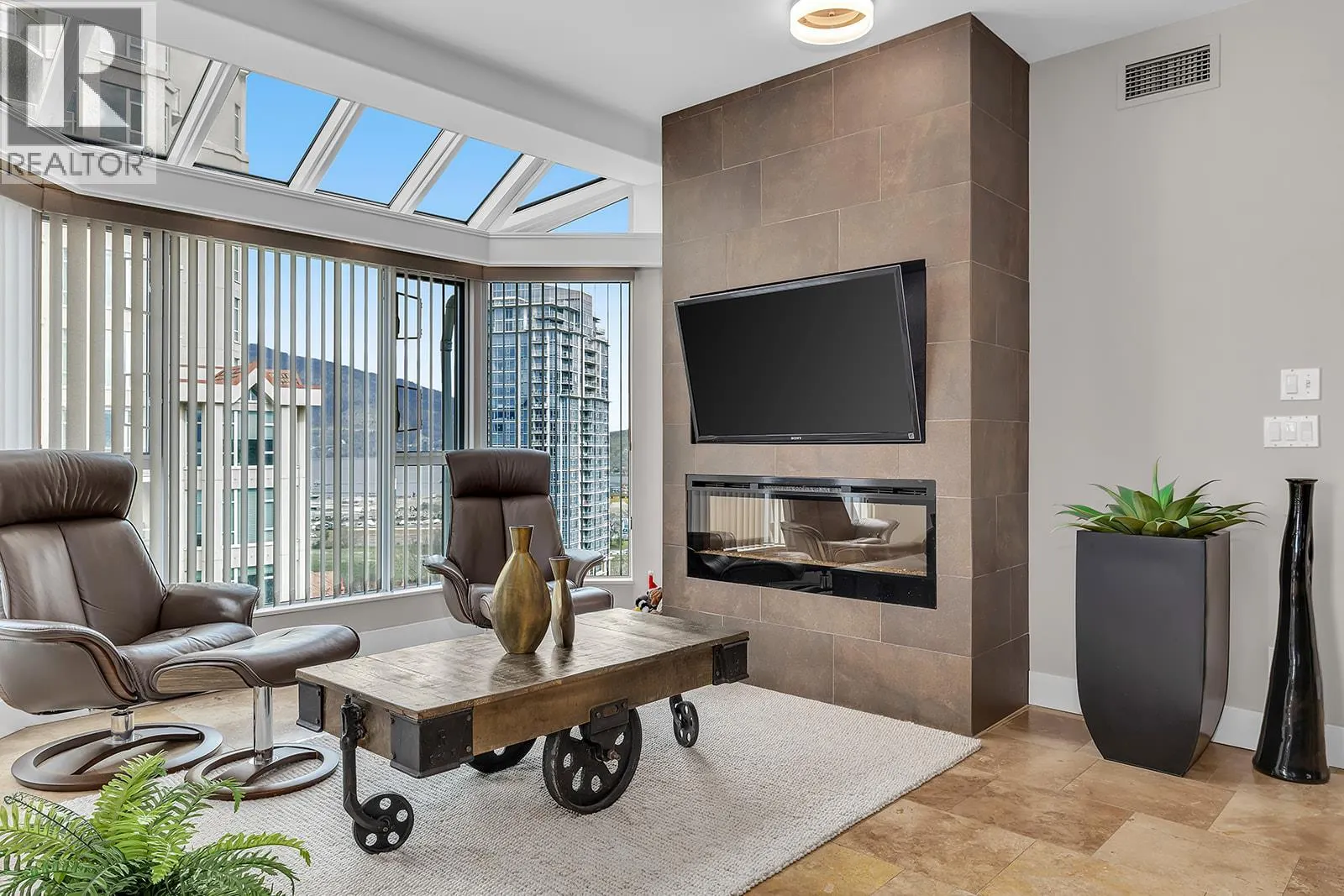 1152 Sunset Drive Unit# 1702