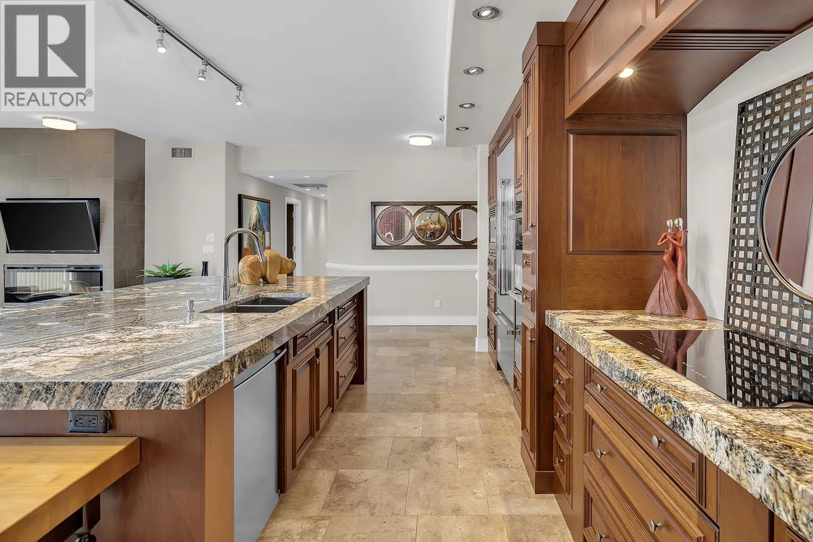 1152 Sunset Drive Unit# 1702