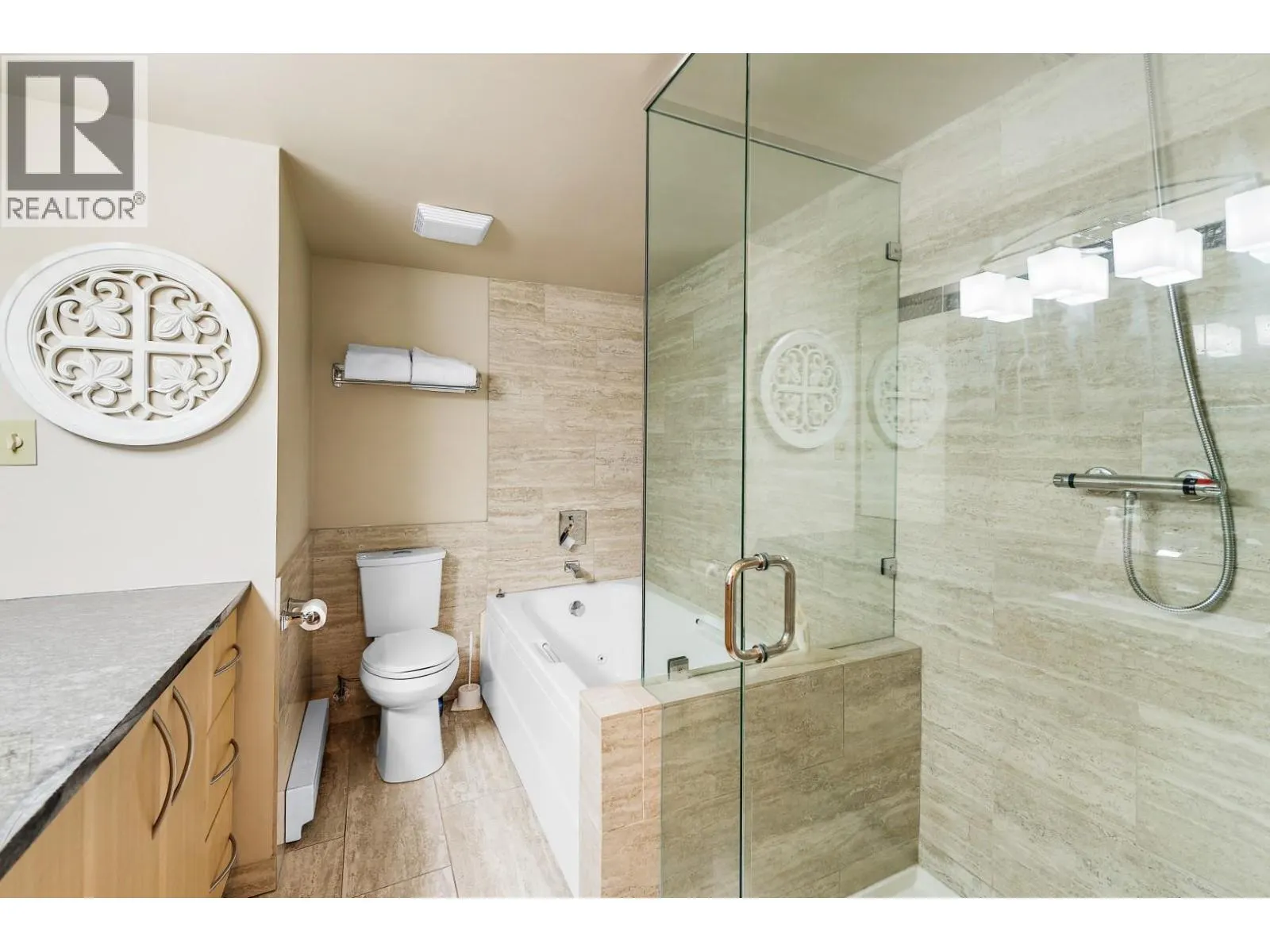 2900 Abbott Street Unit# 208