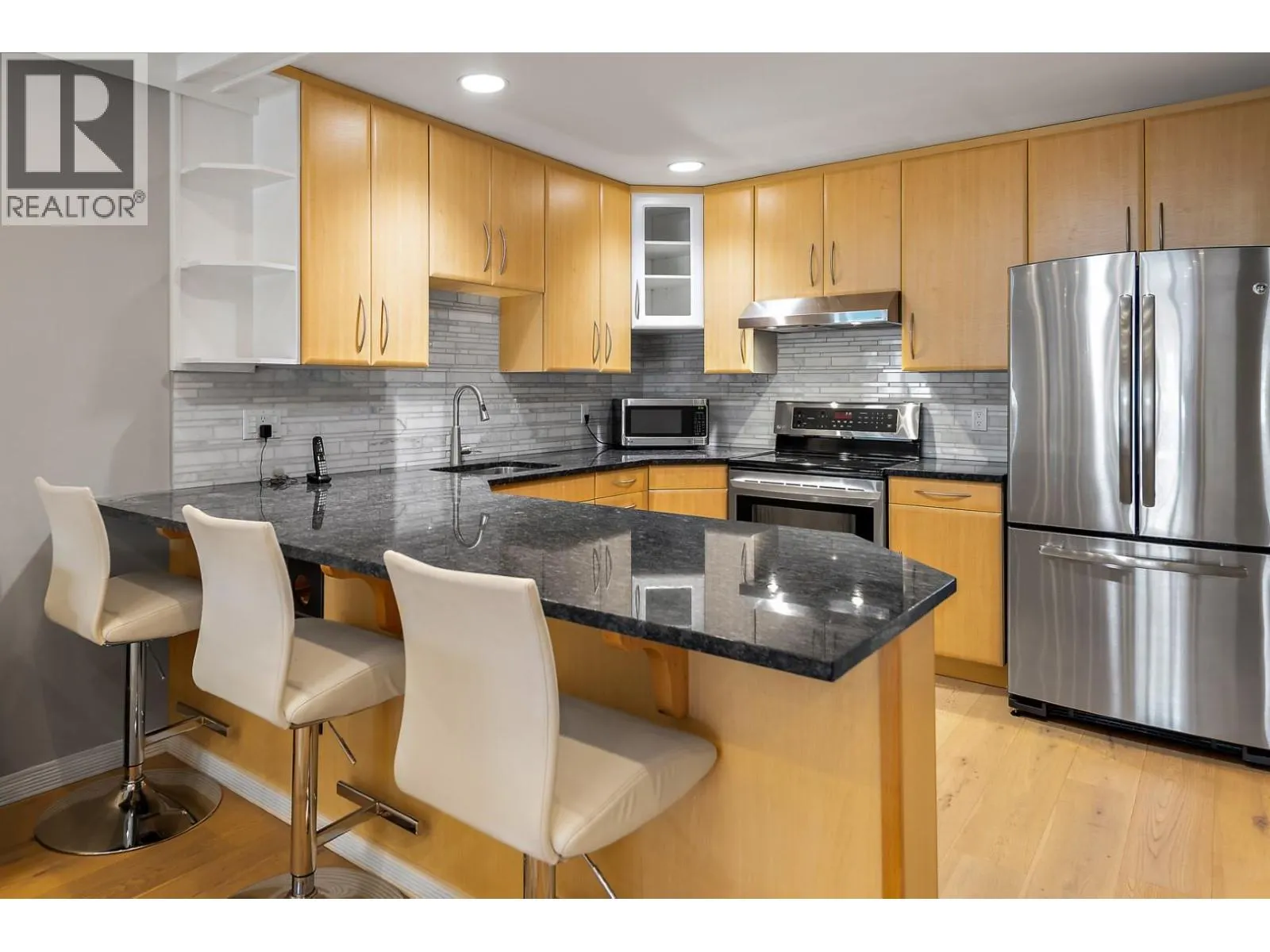 2900 Abbott Street Unit# 208