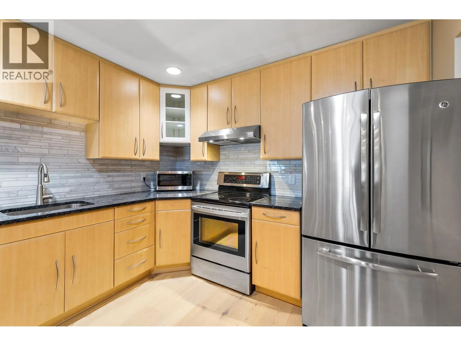 2900 Abbott Street Unit# 208