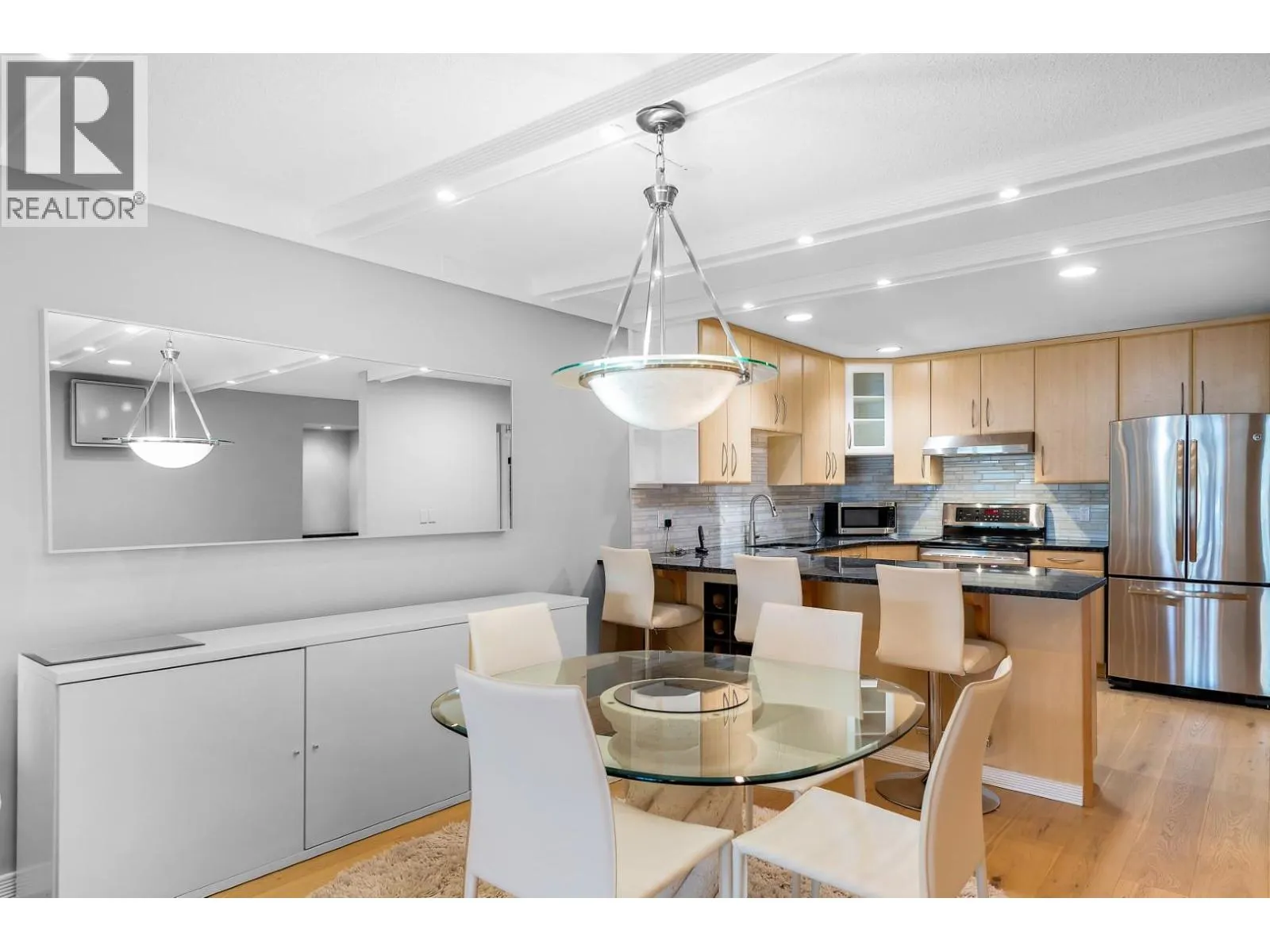 2900 Abbott Street Unit# 208