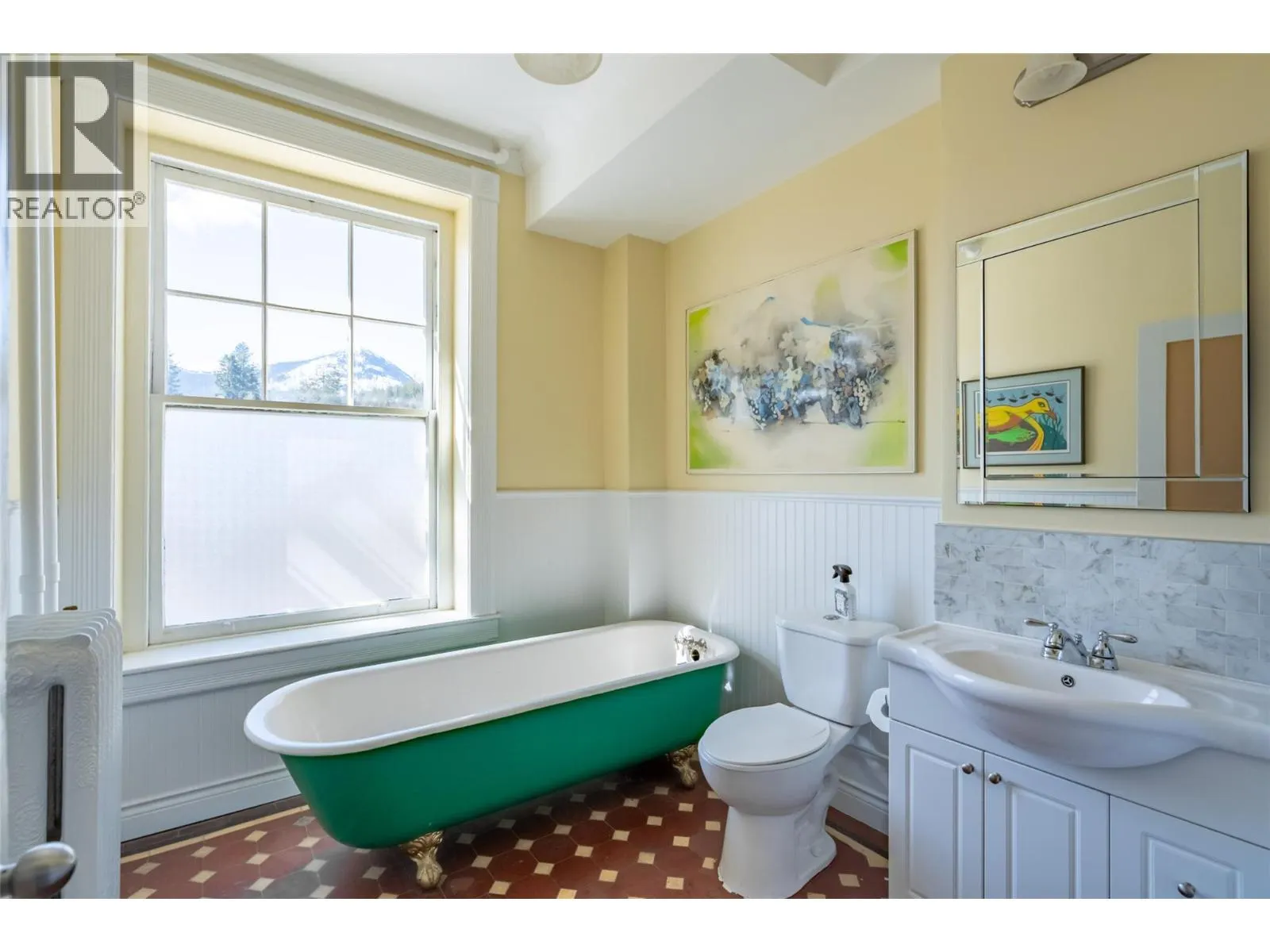 2004 Columbia Avenue