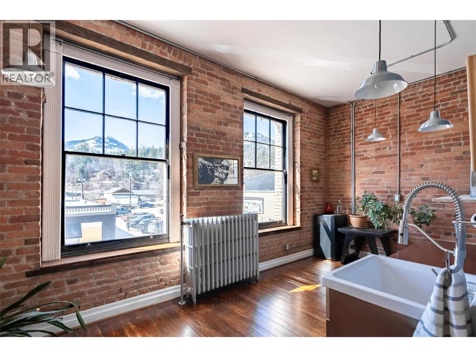 2004 Columbia Avenue