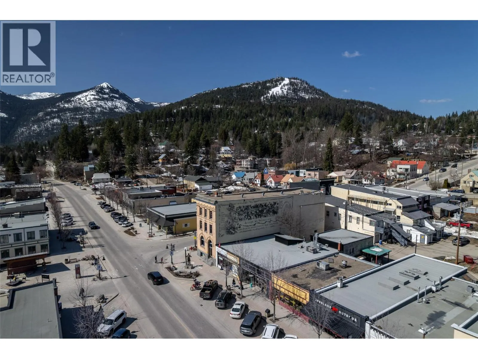 2004 Columbia Avenue