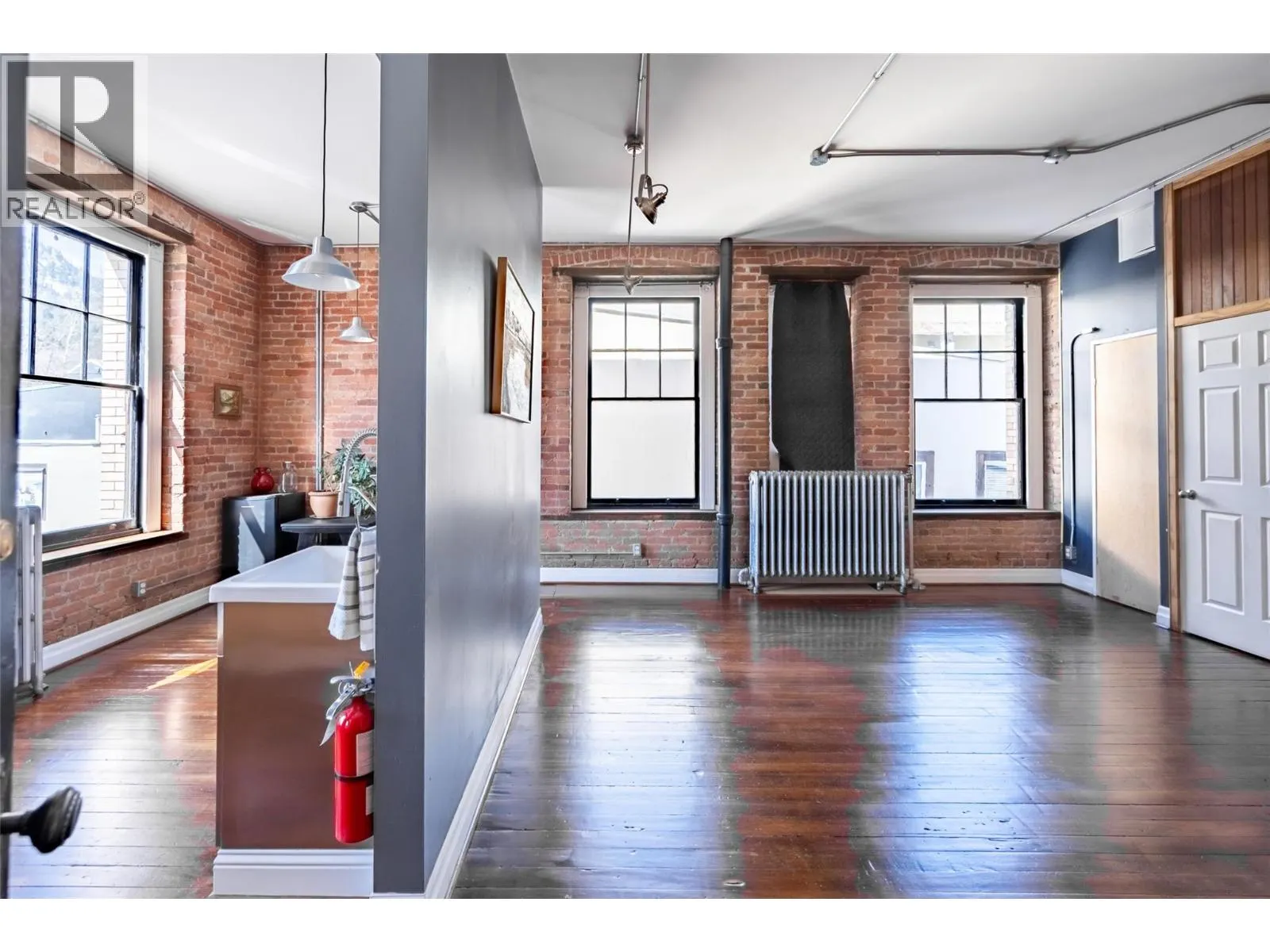 2004 Columbia Avenue