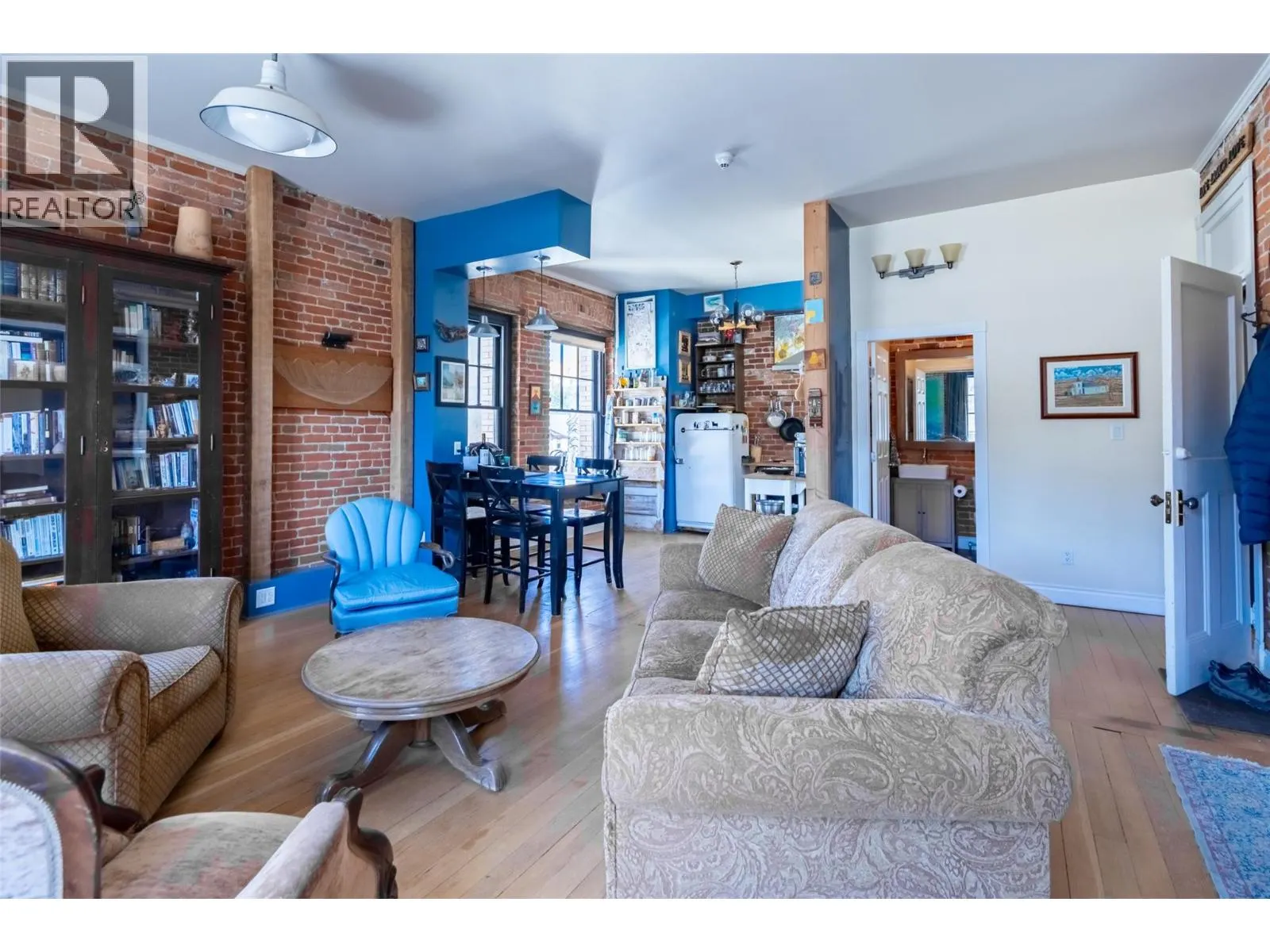 2004 Columbia Avenue