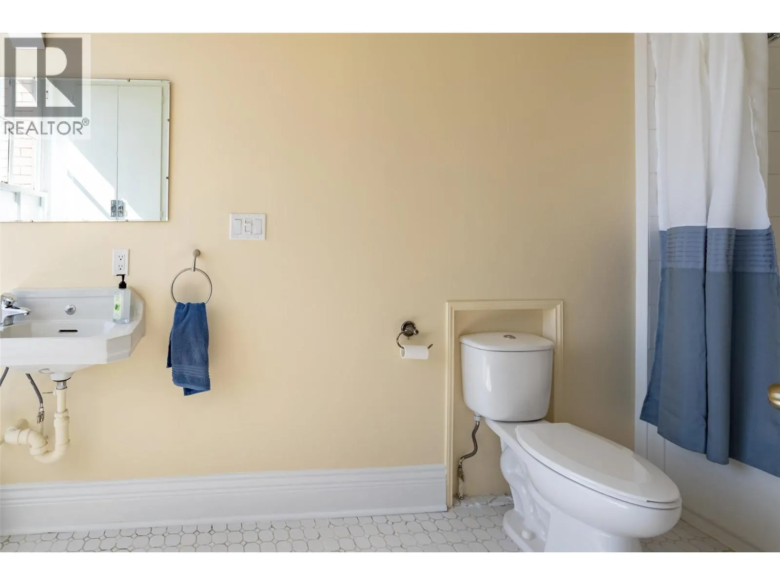 2004 Columbia Avenue