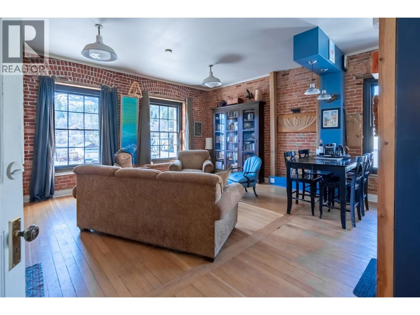 2004 Columbia Avenue