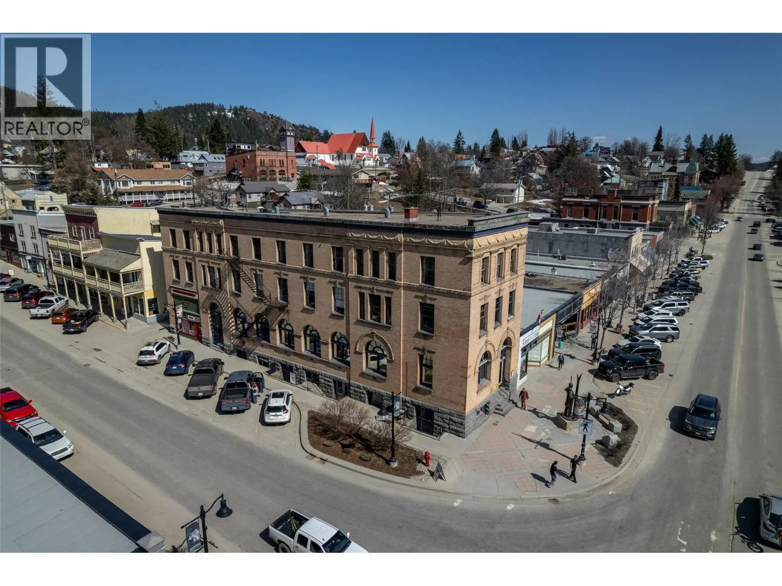 2004 Columbia Avenue