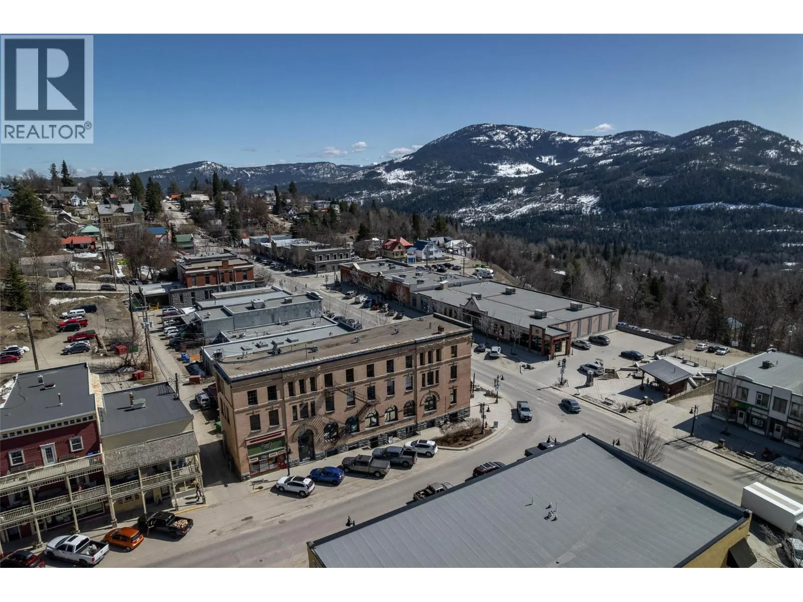 2004 Columbia Avenue