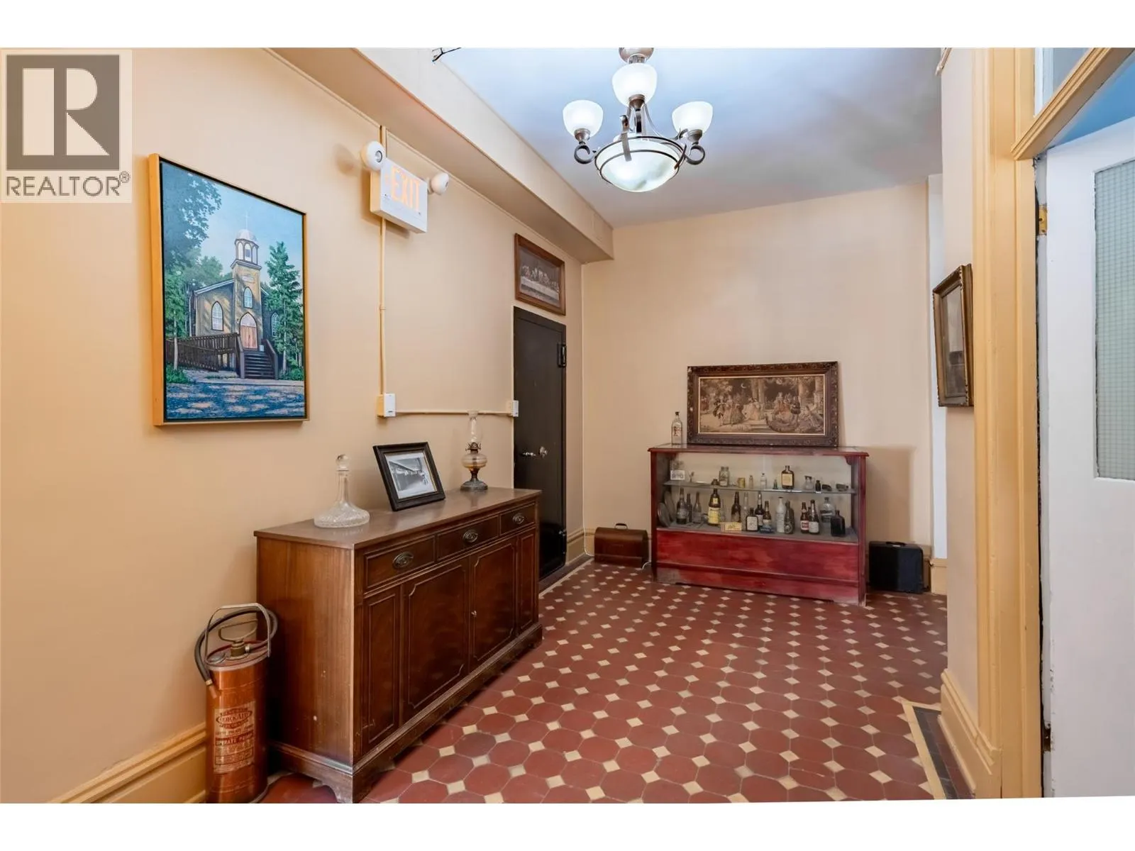 2004 Columbia Avenue