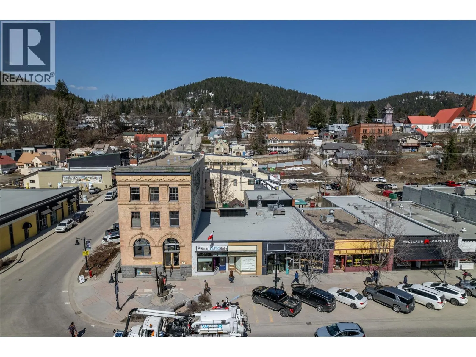 2004 Columbia Avenue