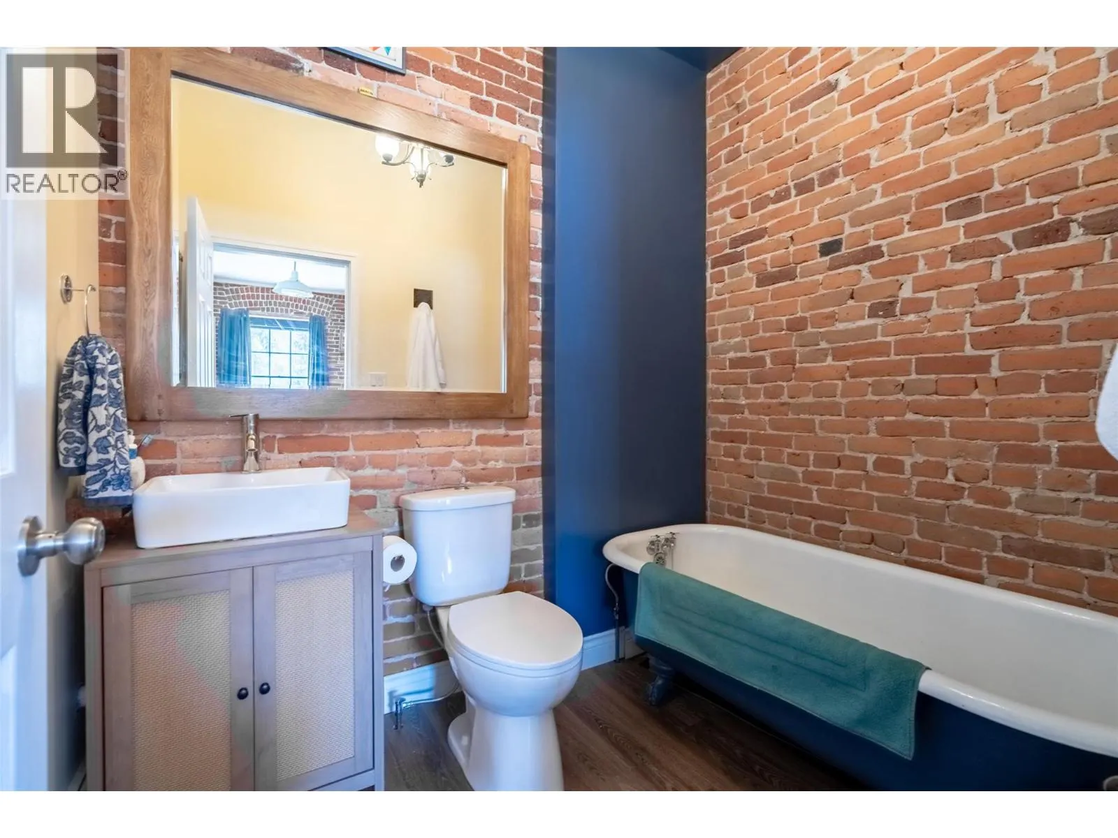 2004 Columbia Avenue