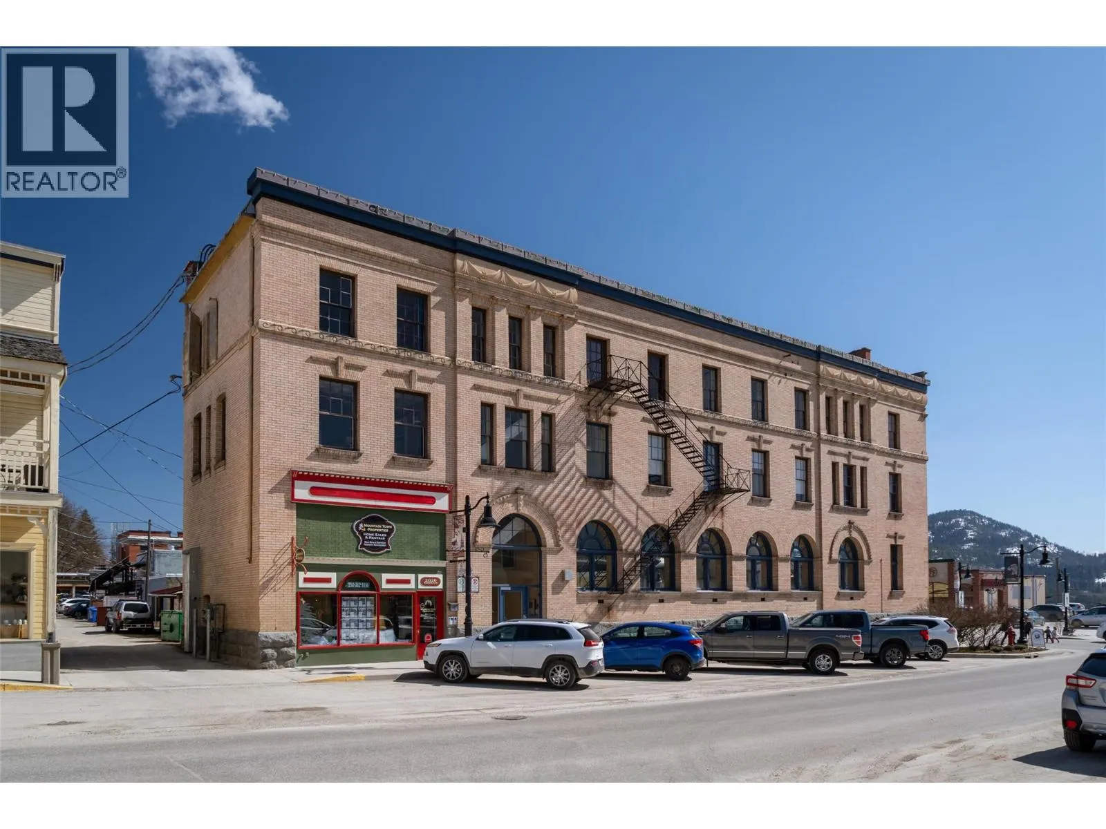 2004 Columbia Avenue