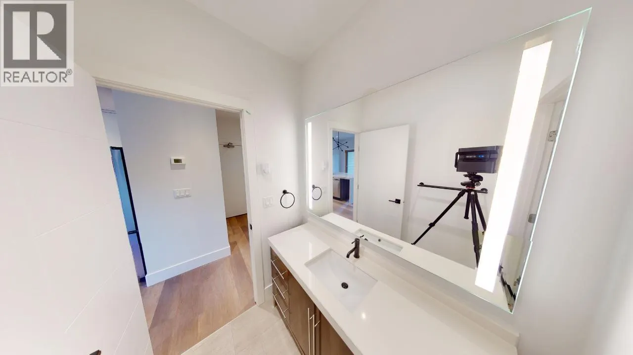 7291 PROSPECTOR Avenue Unit# 401