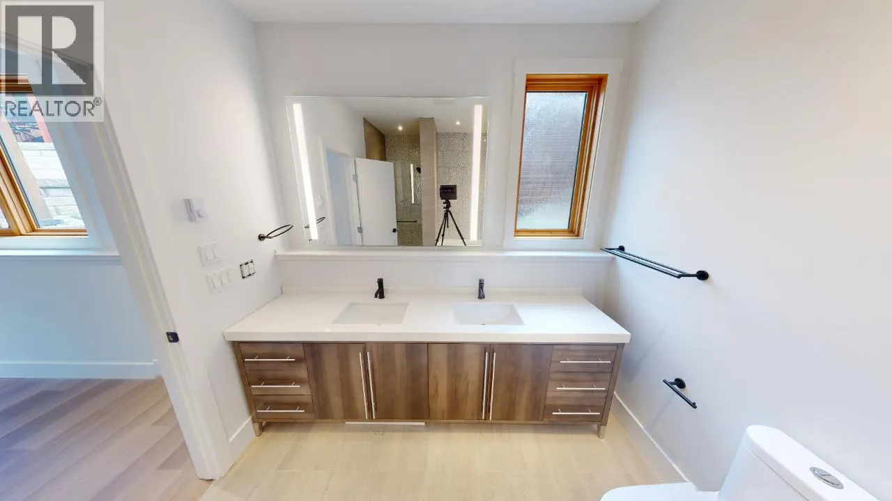 7291 PROSPECTOR Avenue Unit# 401