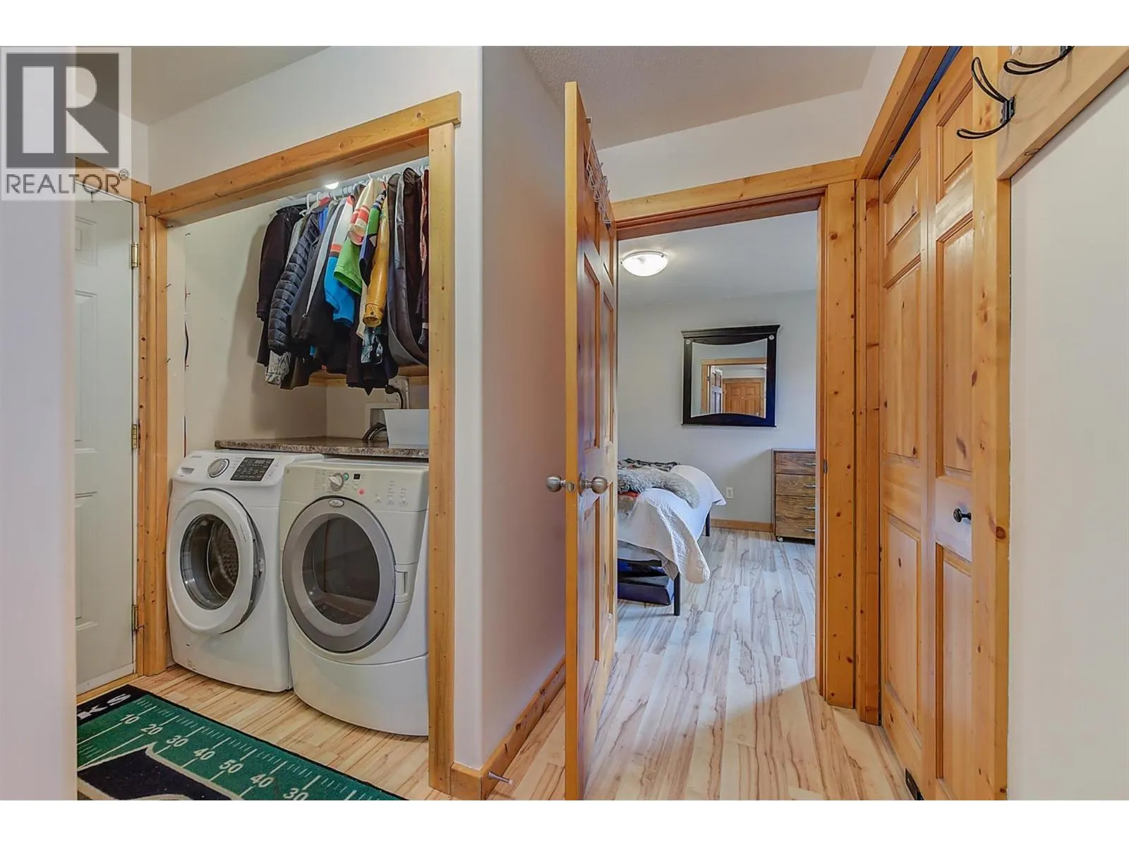 558-560 Cambridge Avenue