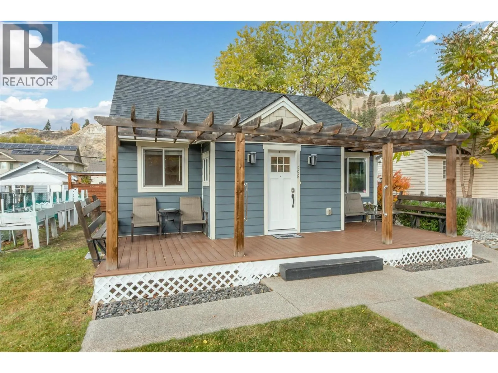 558-560 Cambridge Avenue