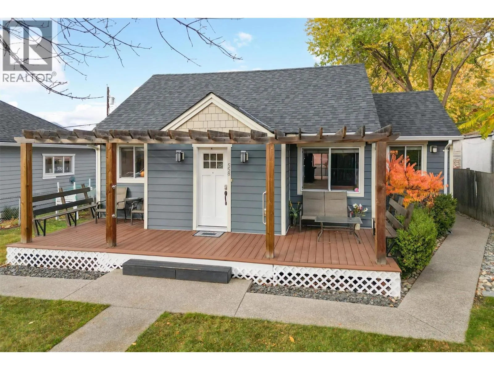 558-560 Cambridge Avenue