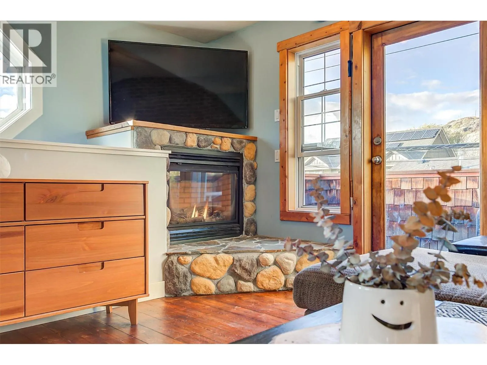 558-560 Cambridge Avenue