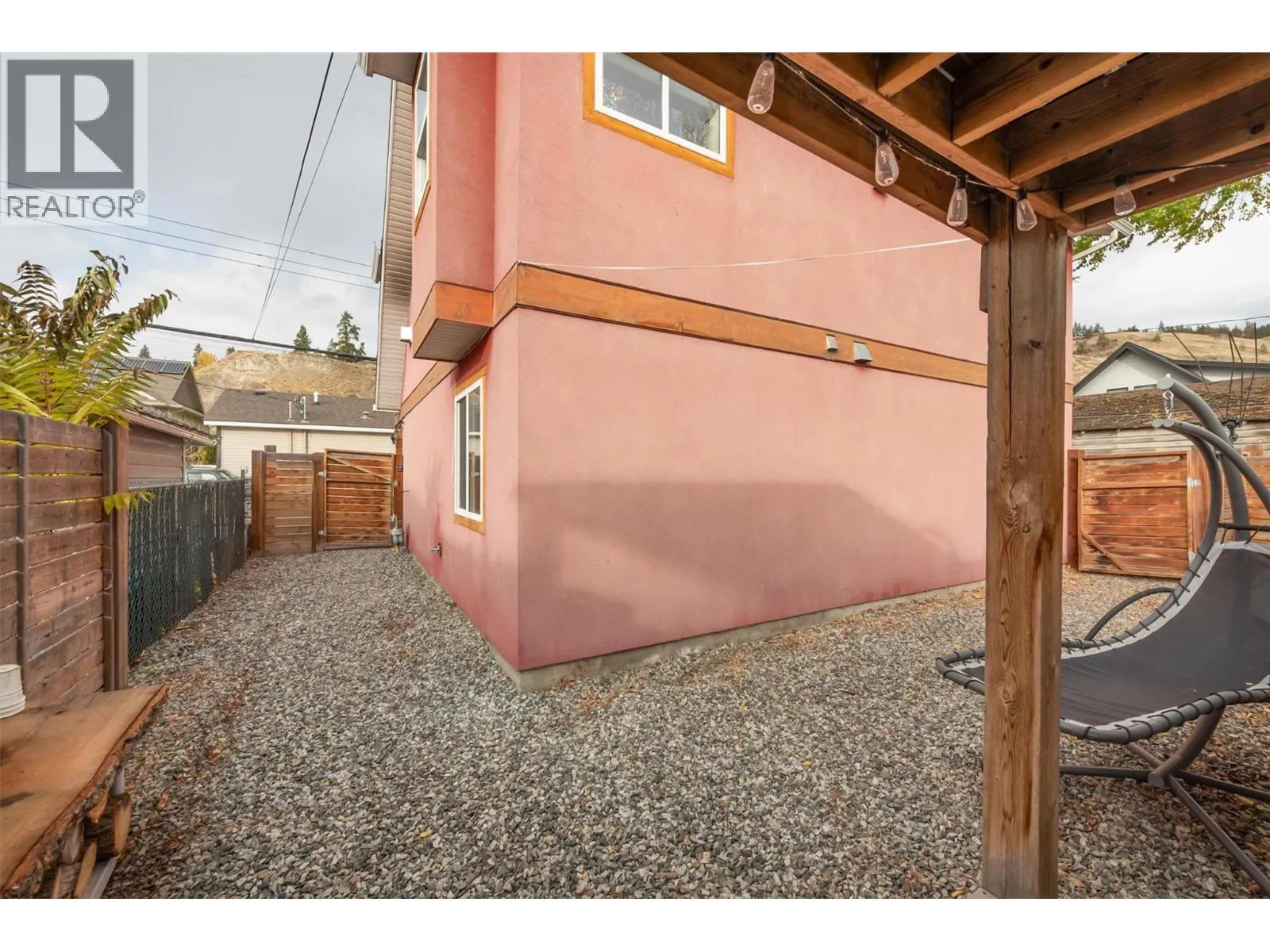 558-560 Cambridge Avenue