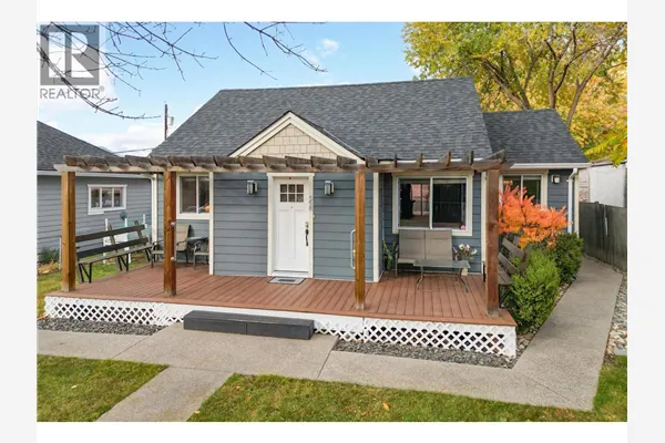 558-560 Cambridge Avenue