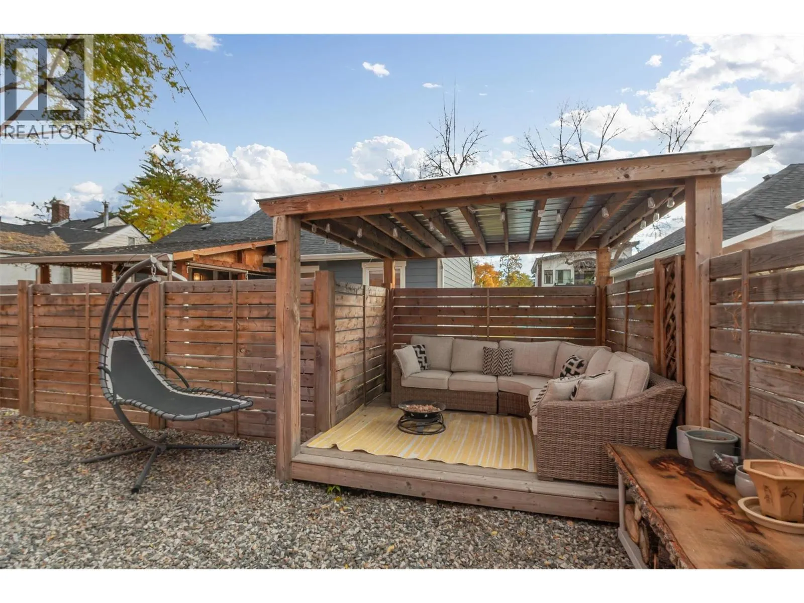 558-560 Cambridge Avenue