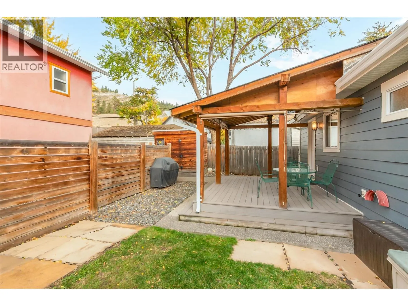 558-560 Cambridge Avenue