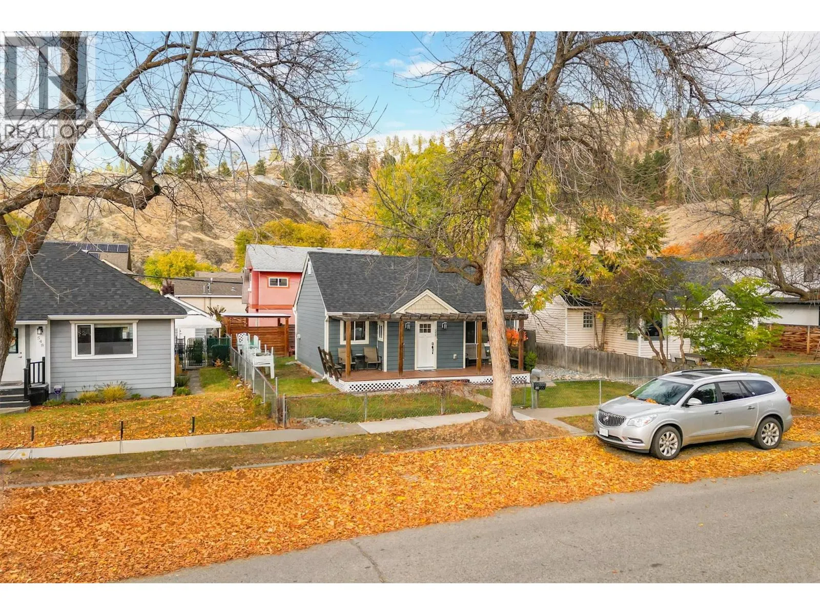 558-560 Cambridge Avenue