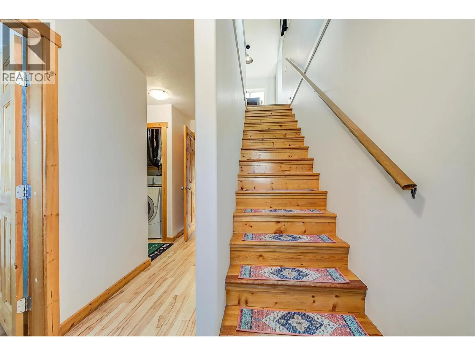 558-560 Cambridge Avenue