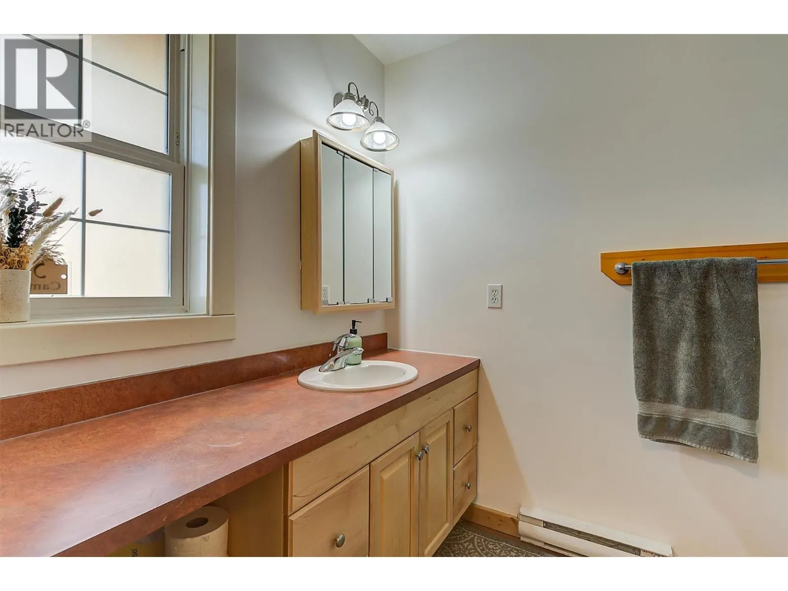 558-560 Cambridge Avenue