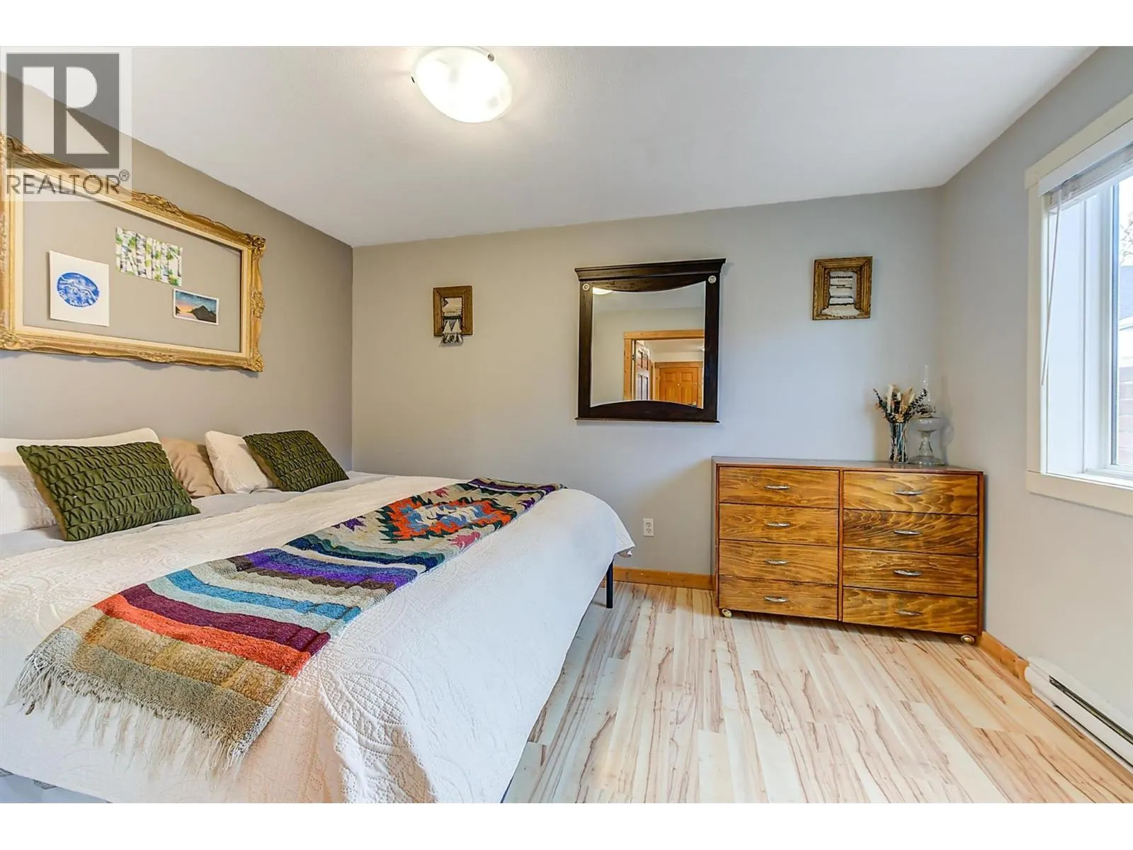 558-560 Cambridge Avenue