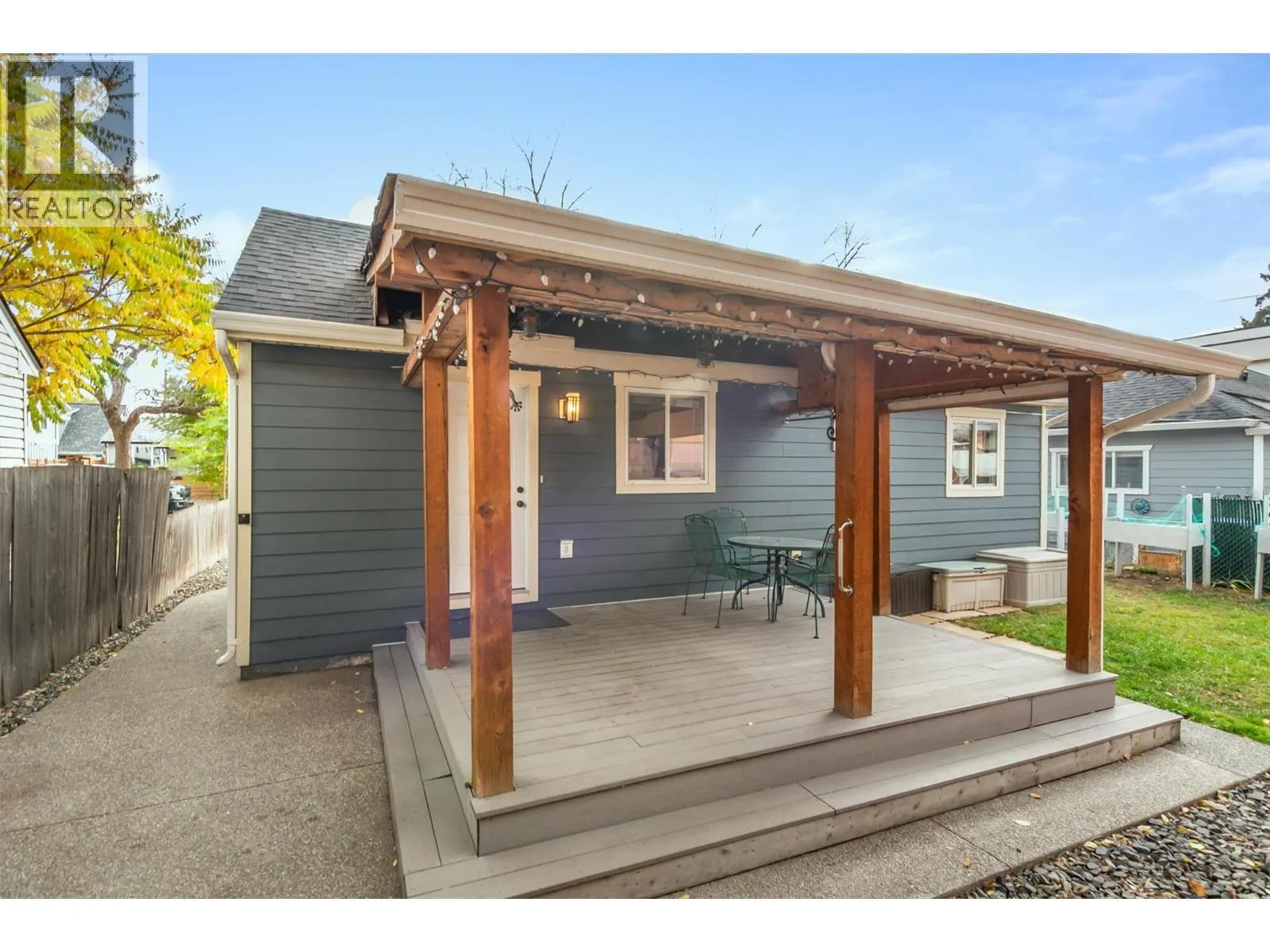 558-560 Cambridge Avenue