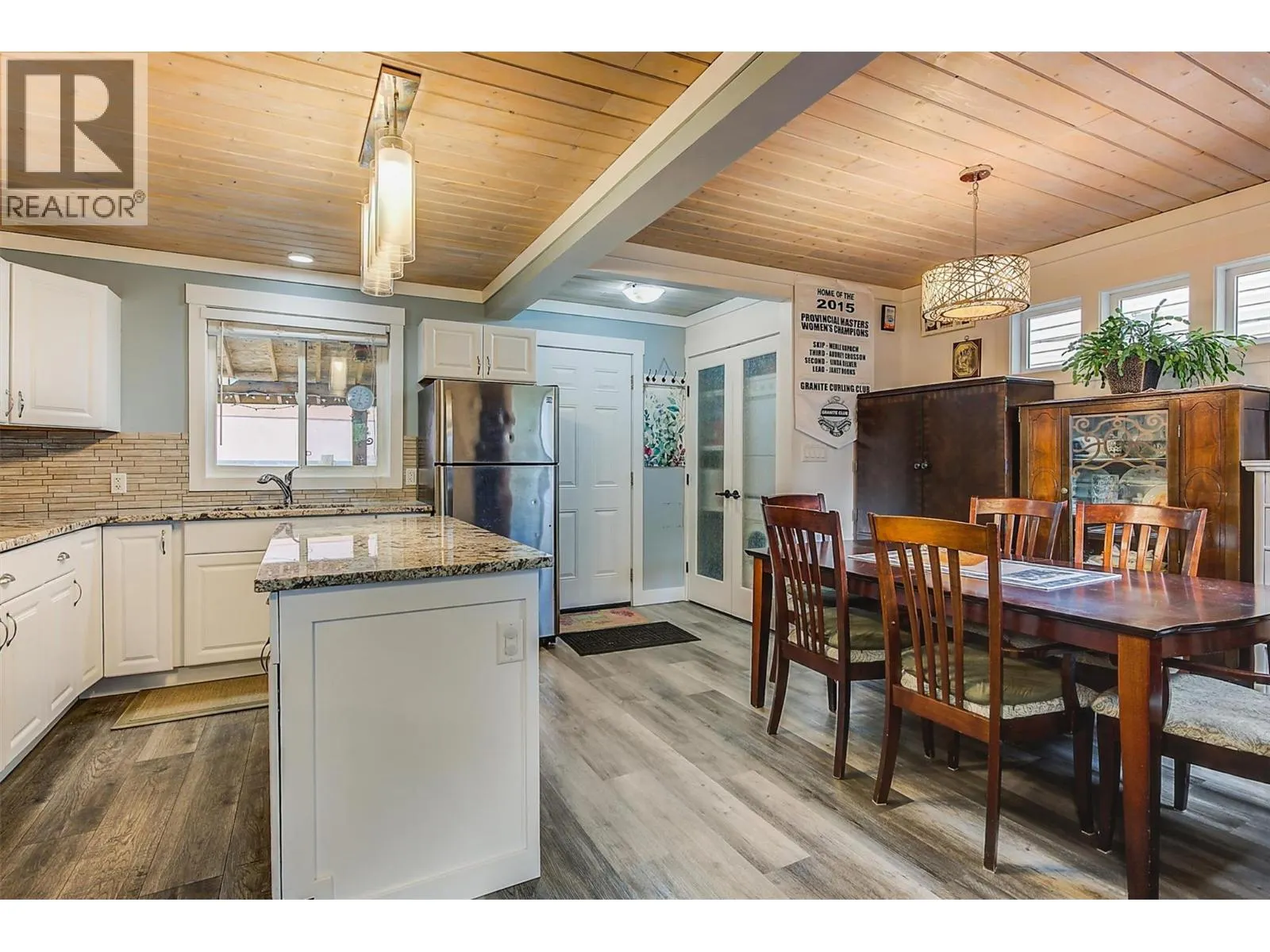 558-560 Cambridge Avenue