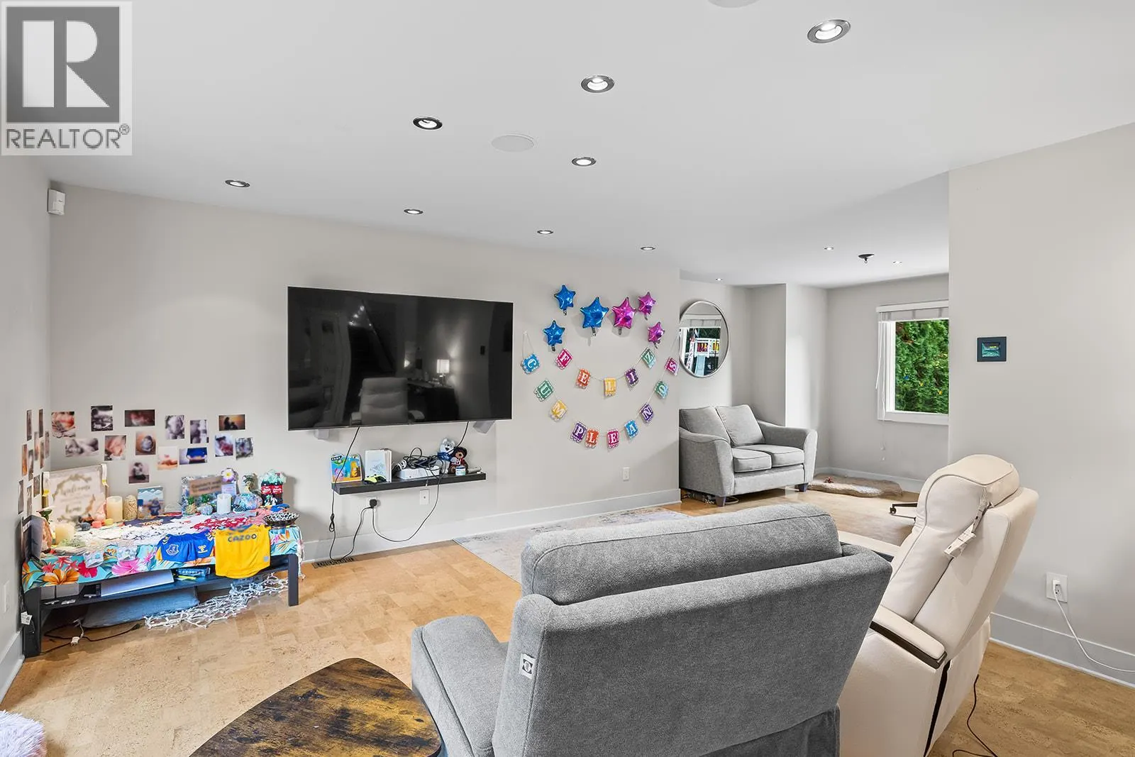 875 Coronado Crescent