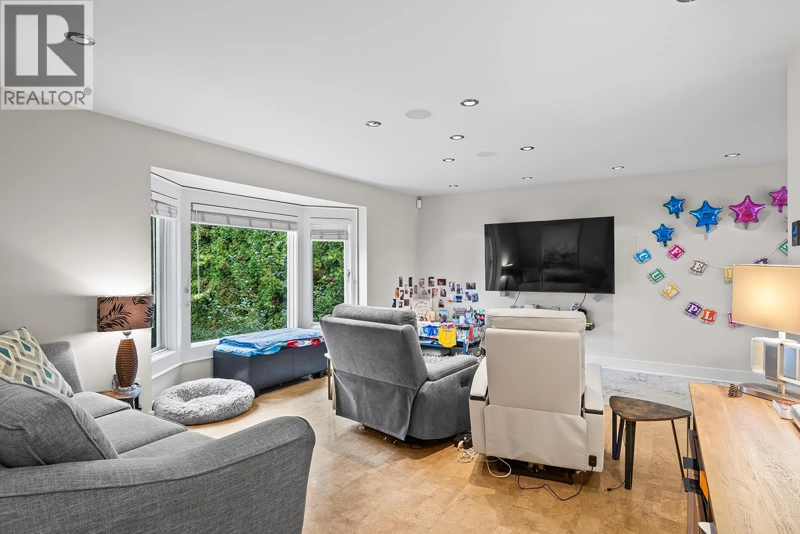 875 Coronado Crescent