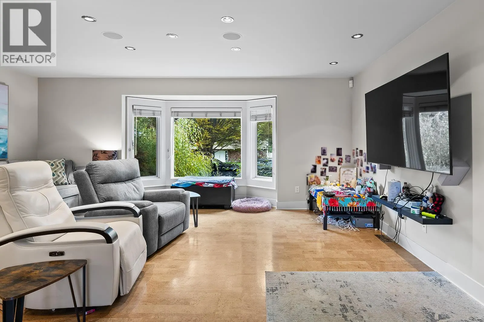 875 Coronado Crescent