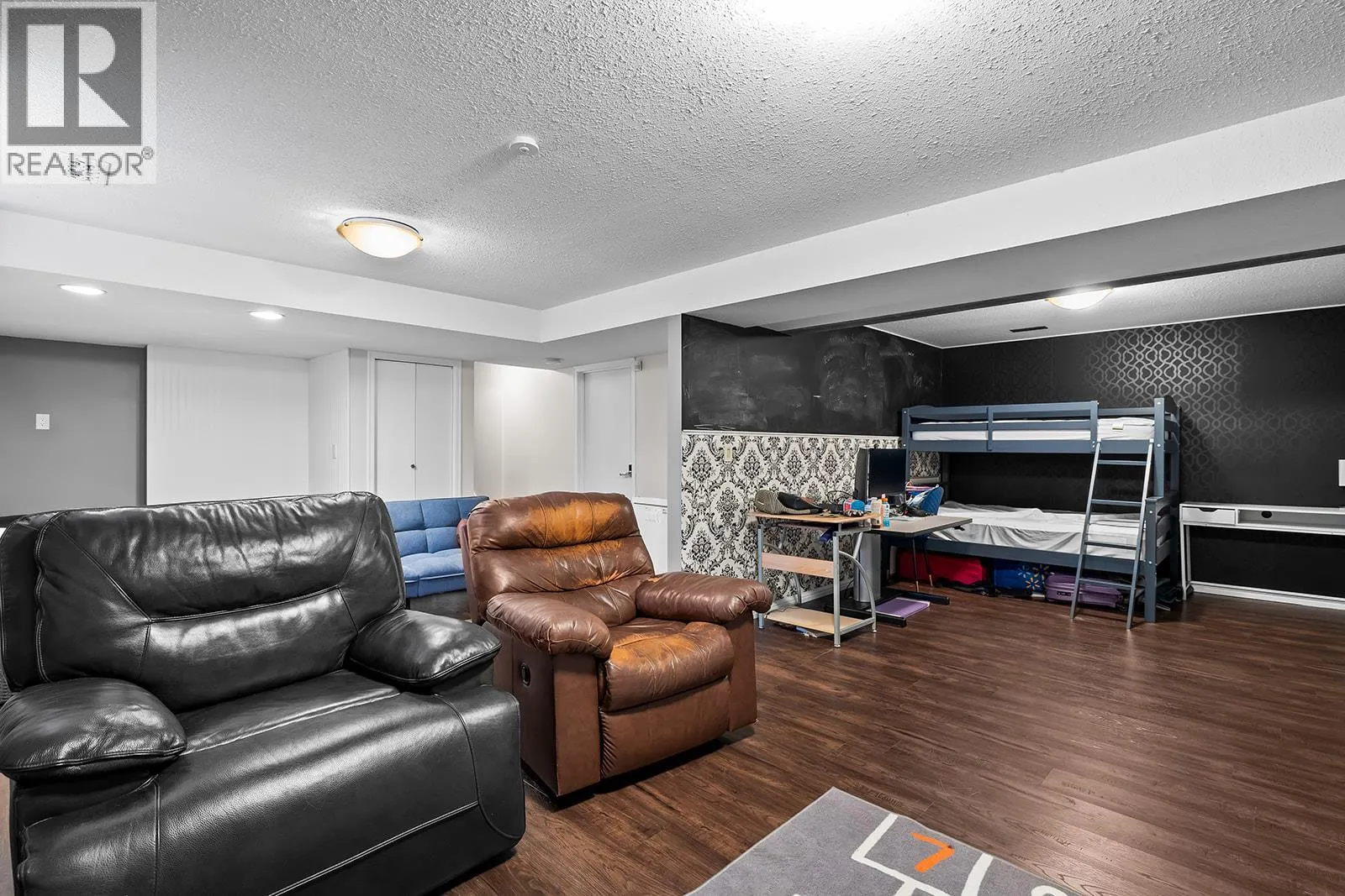 875 Coronado Crescent