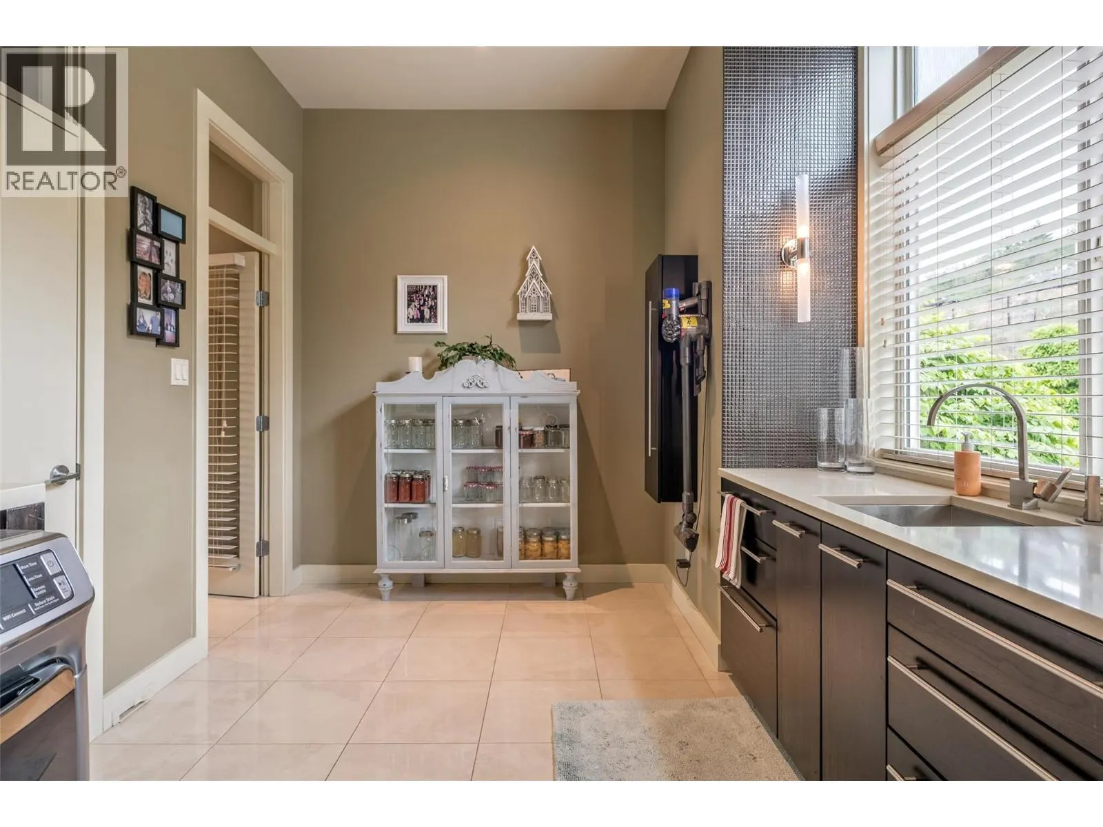 1117 Mt Fosthall Drive Unit# 10